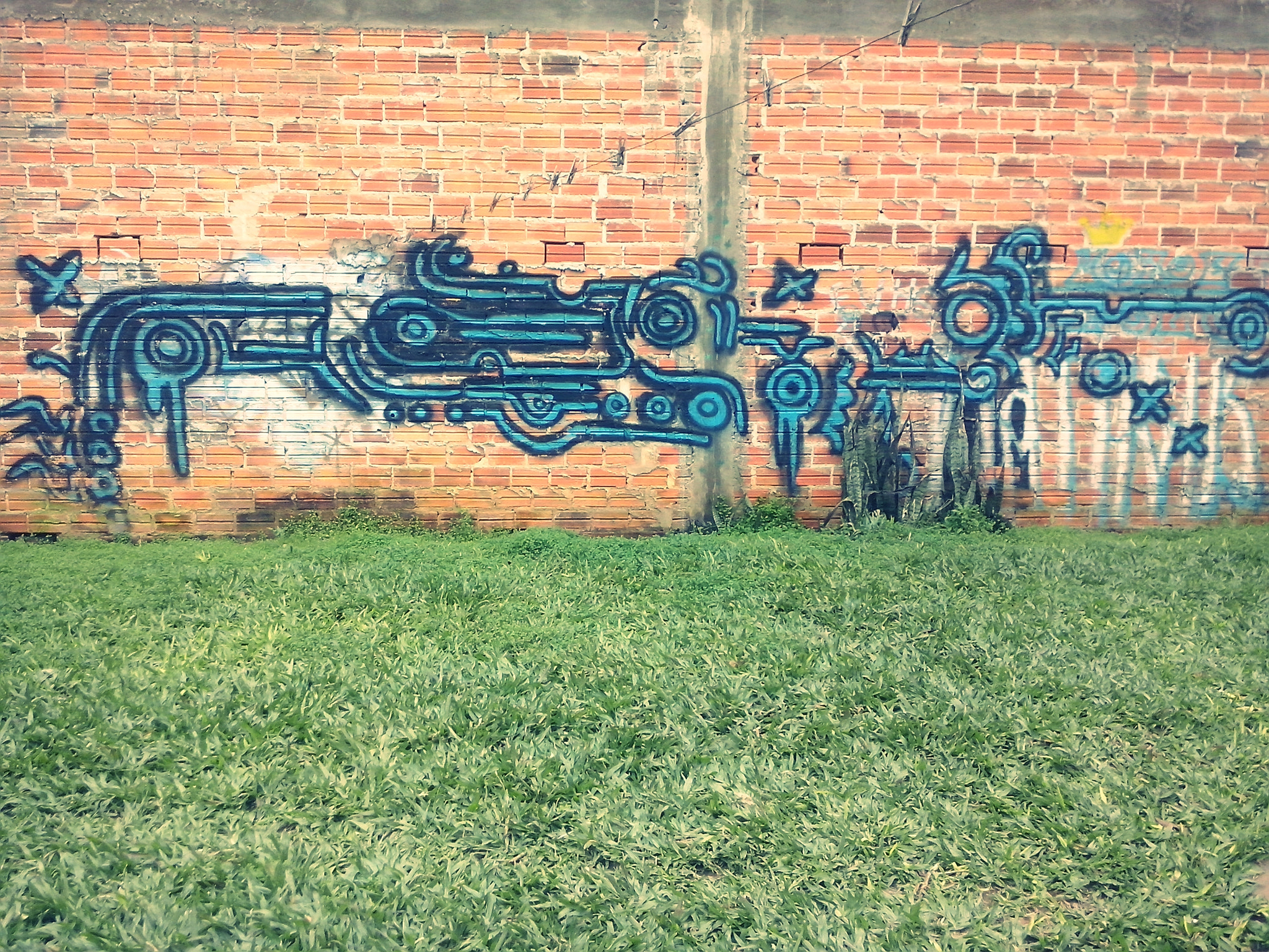 LG OPTIMUS L5 II sample photo. Graffit photography