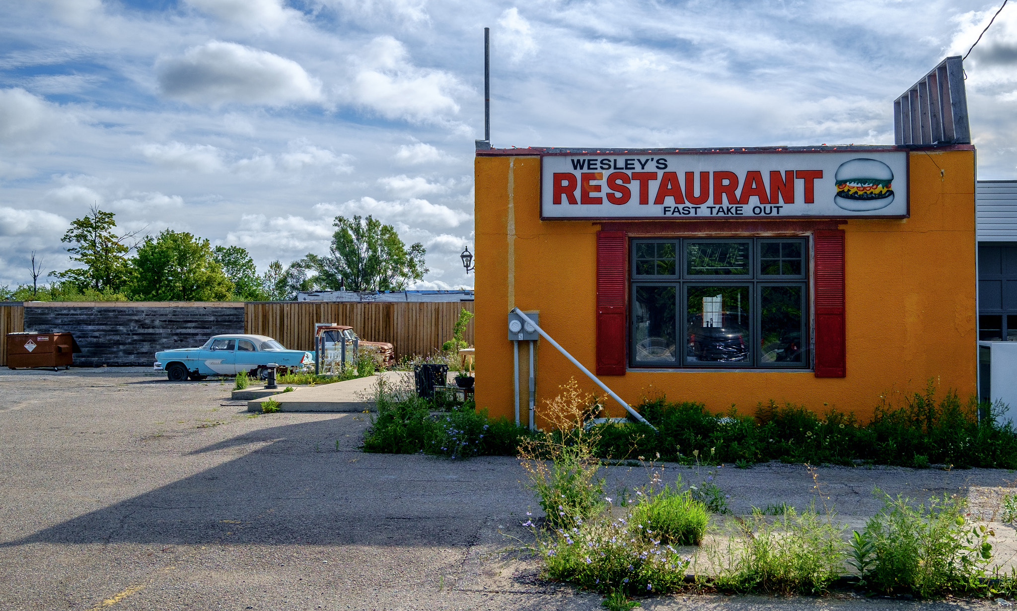 Fujifilm XF 10-24mm F4 R OIS sample photo. Wesley's restaurant photography
