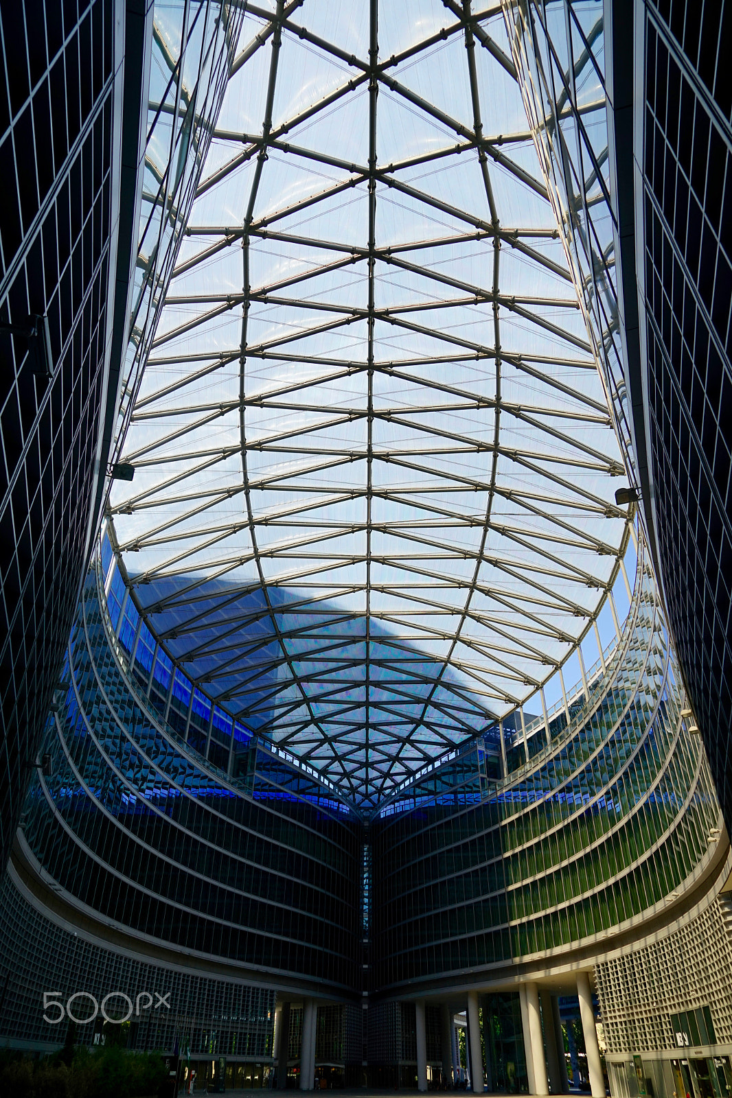 Sony FE 24-240mm F3.5-6.3 OSS sample photo. Palazzo lombardia photography