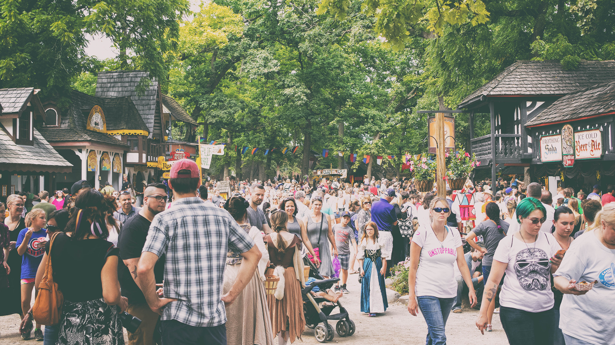 Canon EF-S 24mm F2.8 STM sample photo. Renn faire photography