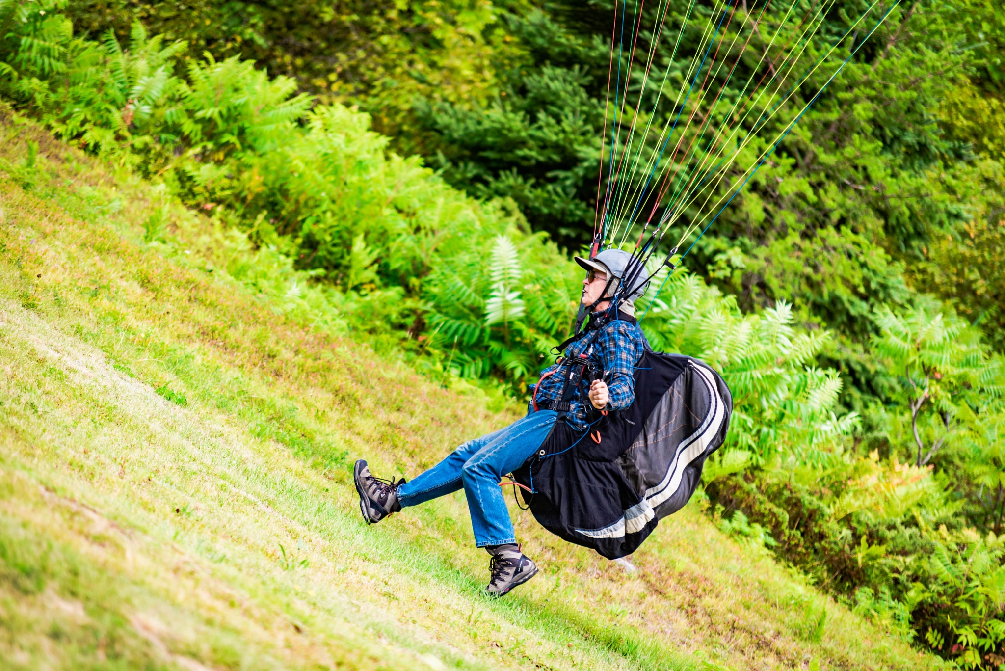 Sigma 70-200mm F2.8 EX DG Macro HSM II sample photo. Paraglider's landing photography