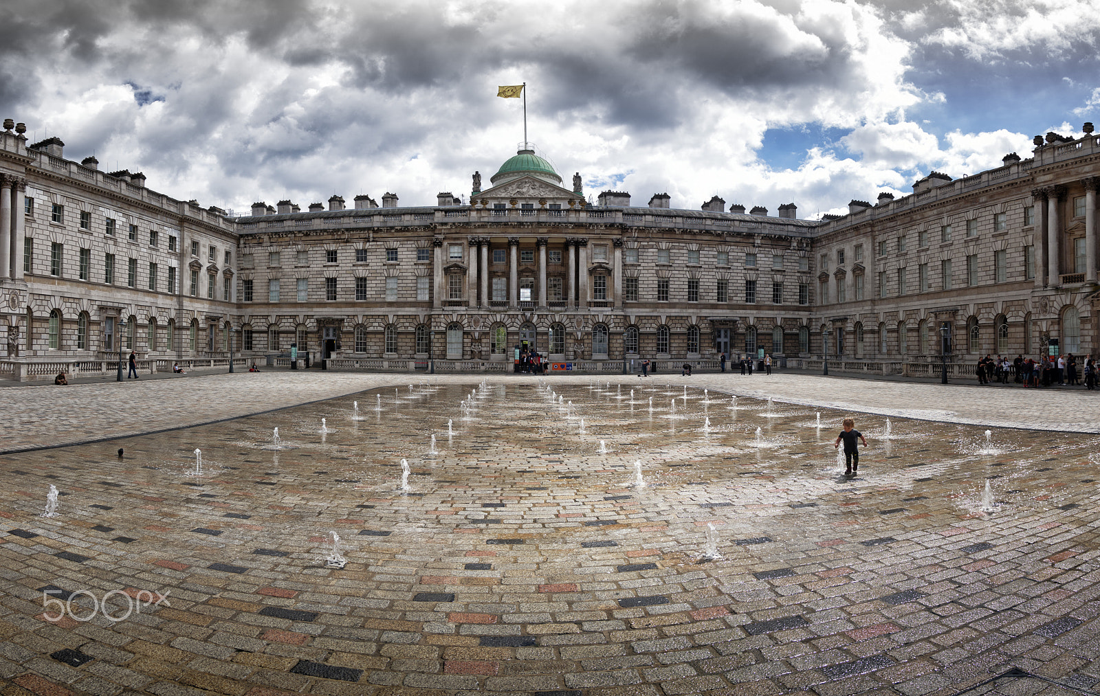 Pentax smc DA* 16-50mm F2.8 ED AL (IF) SDM sample photo. Waterplay for kid by somerset house photography