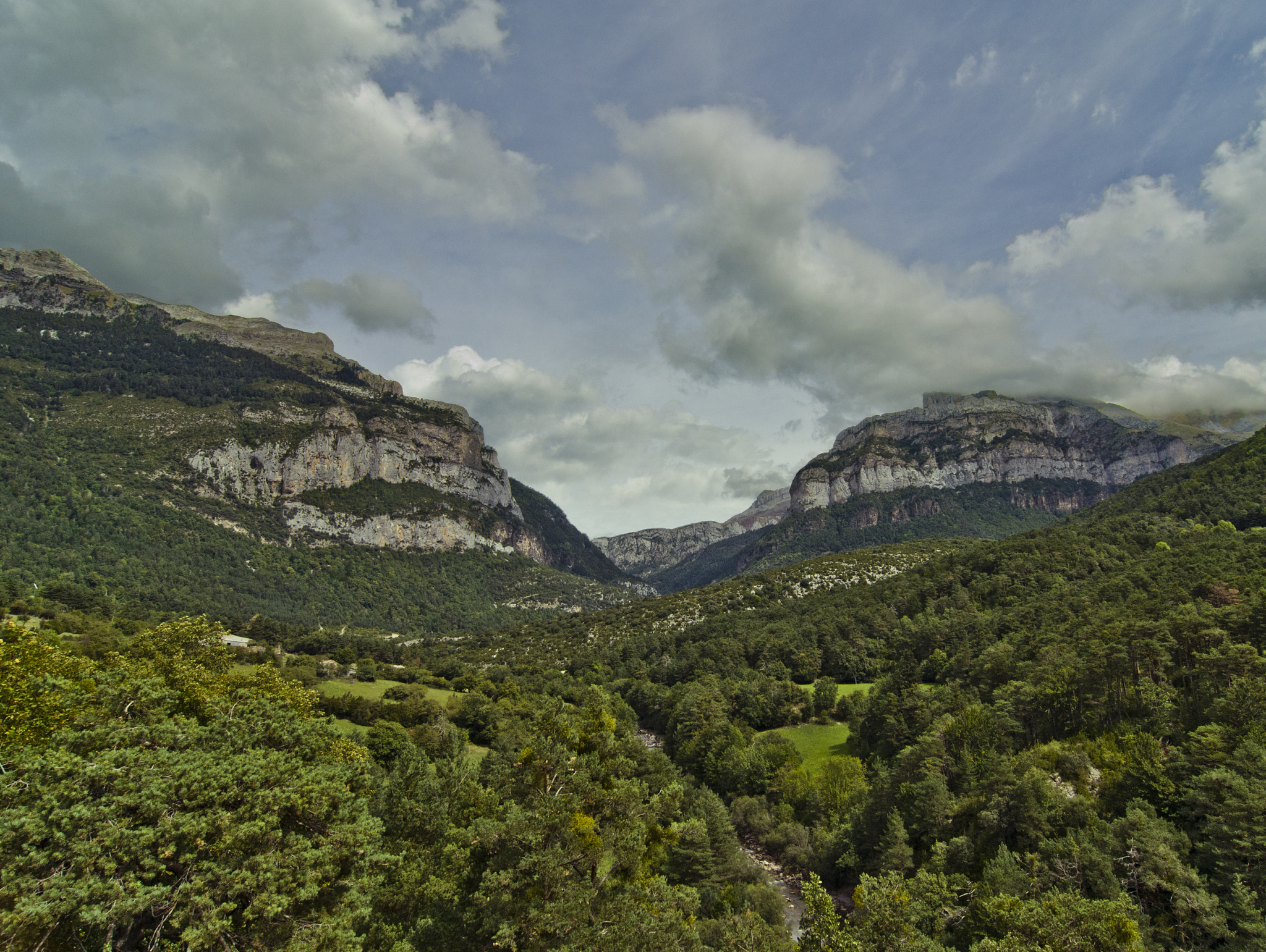 Pentax smc DA 12-24mm F4.0 ED AL (IF) sample photo. Valle de hecho photography