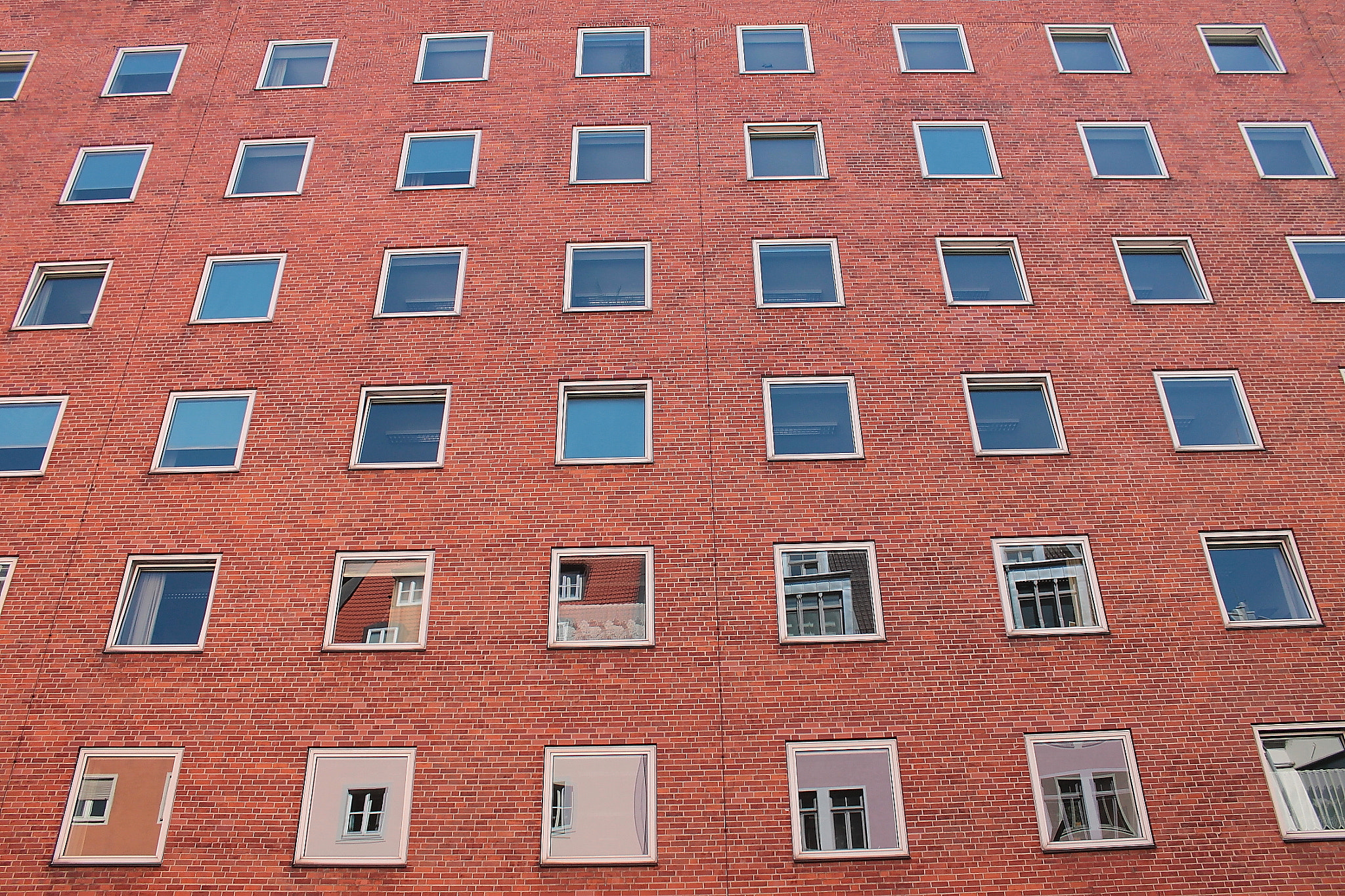 Canon EF-S 18-55mm F3.5-5.6 IS II sample photo. Windows photography