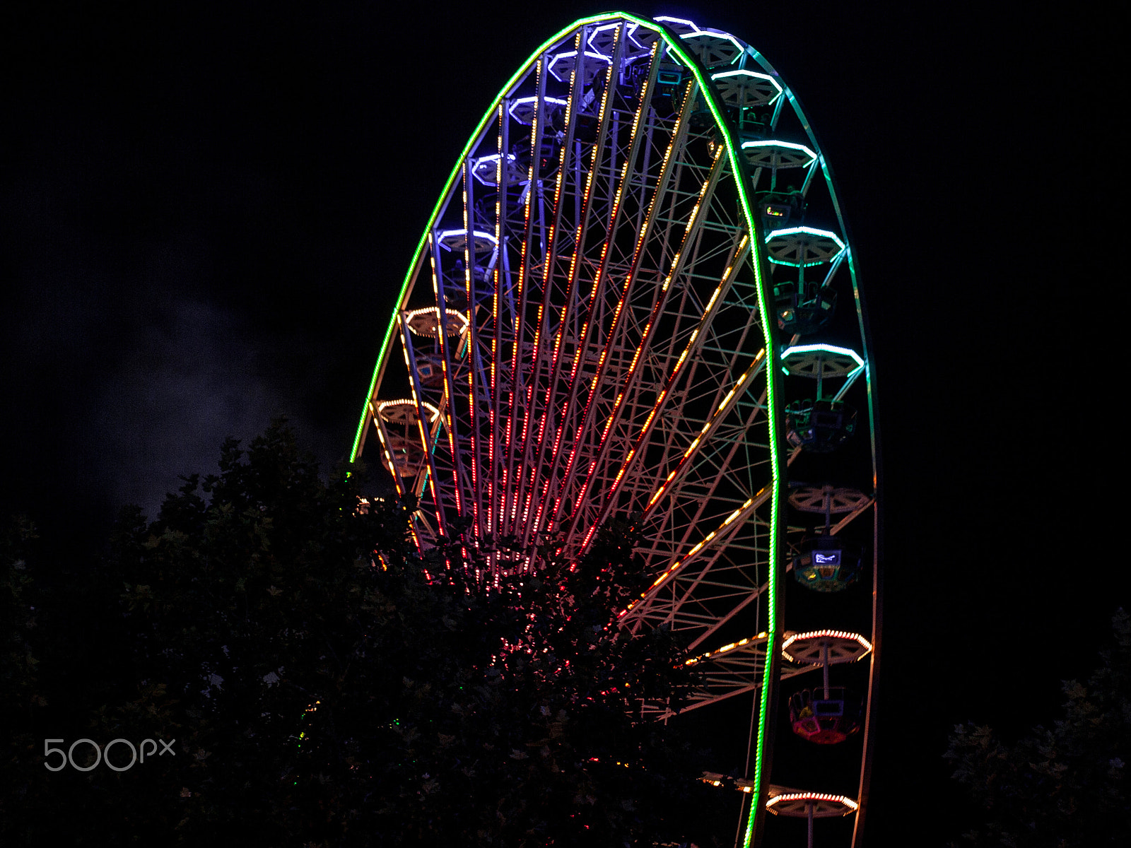 Olympus Zuiko Digital ED 40-150mm F4.0-5.6 sample photo. Ferris wheel by night photography