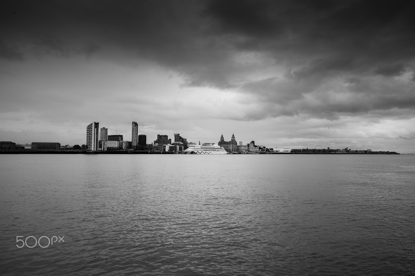 Nikon D700 + Sigma 12-24mm F4.5-5.6 EX DG Aspherical HSM sample photo. Liverpool skyline photography