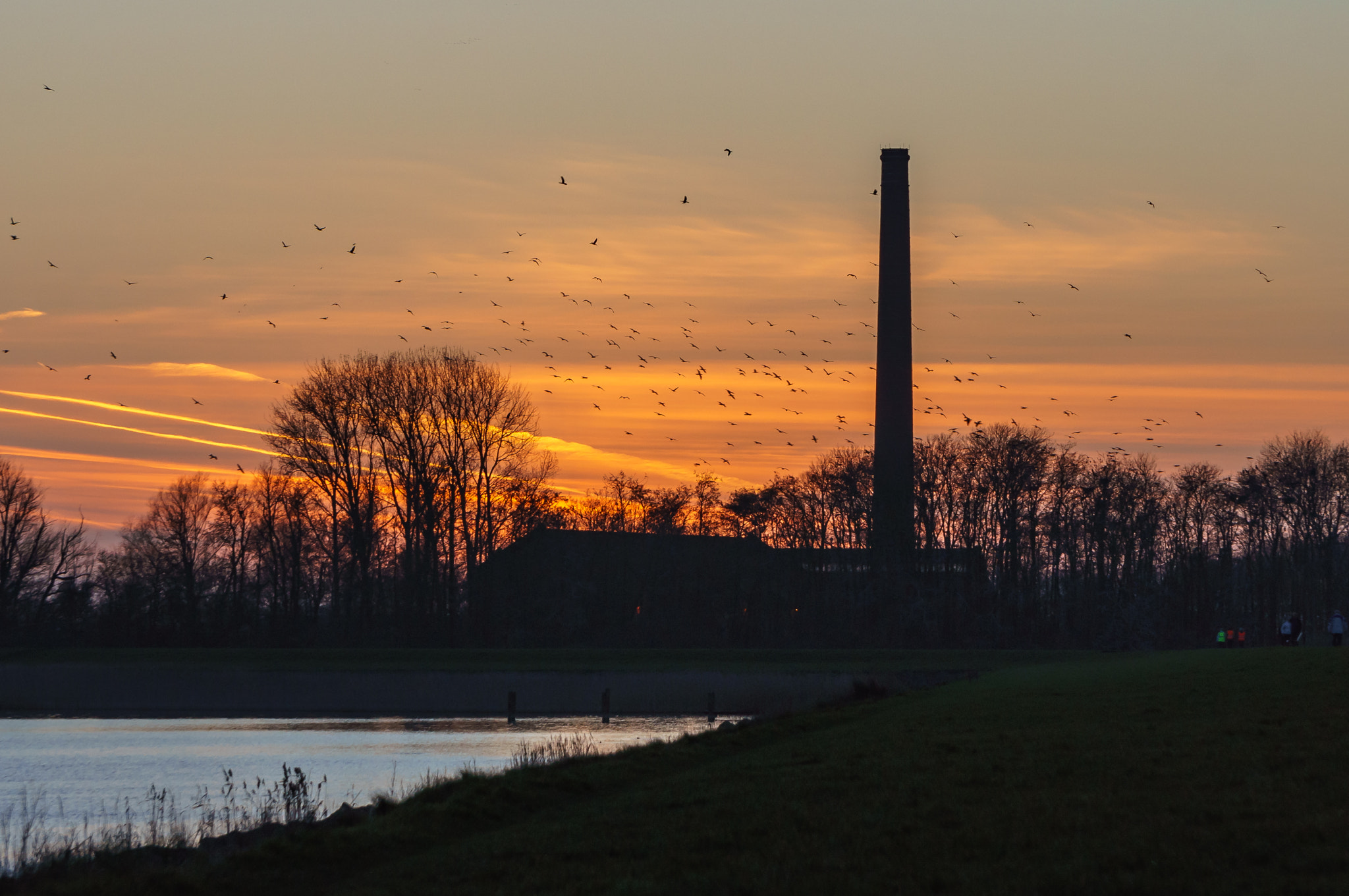 Sony Alpha NEX-5N + Sony E 55-210mm F4.5-6.3 OSS sample photo. Sunset photography