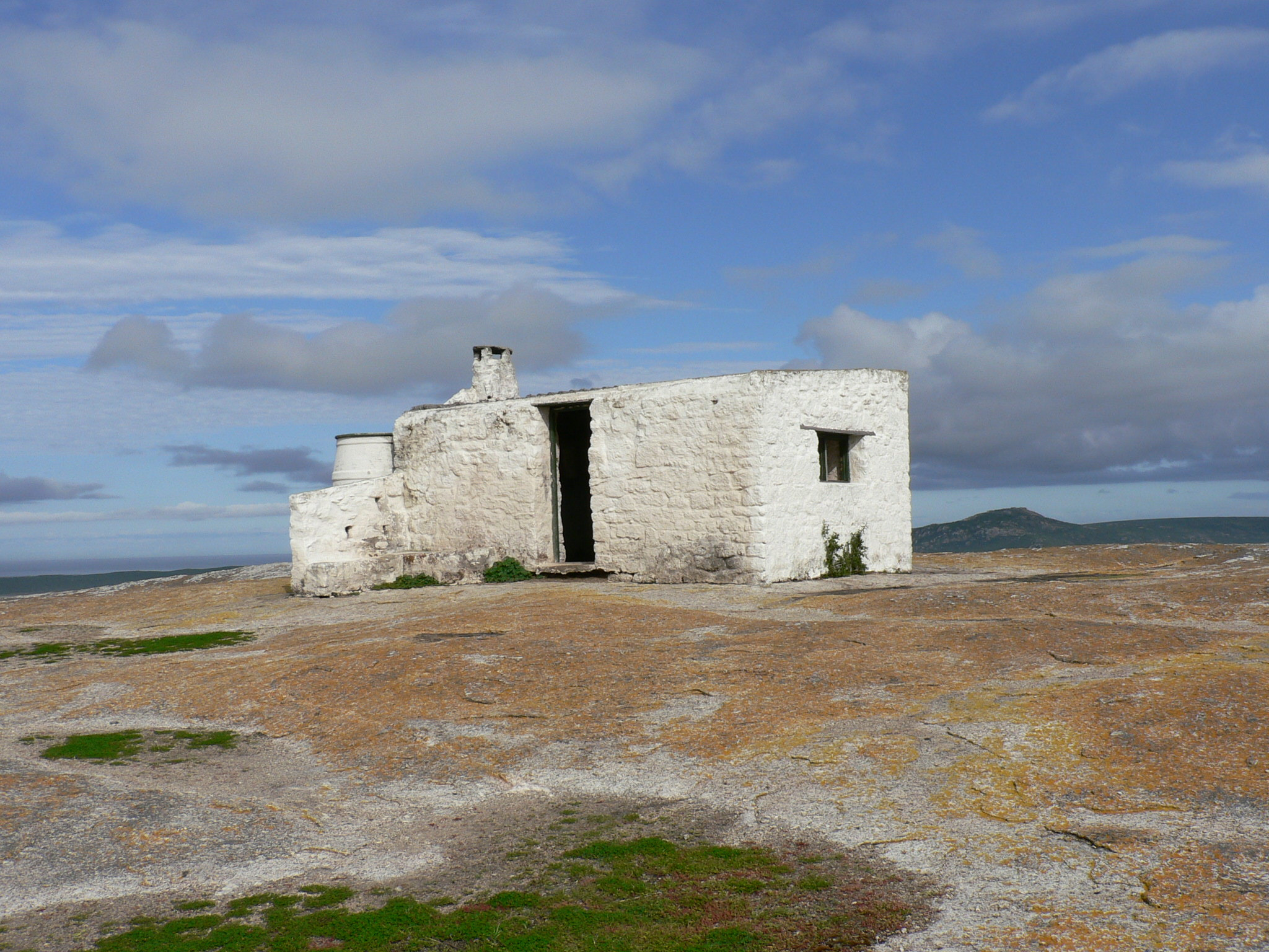 Panasonic DMC-FZ5 sample photo. This is a little house on the hills of langebaan on the west coast of south africa. photography