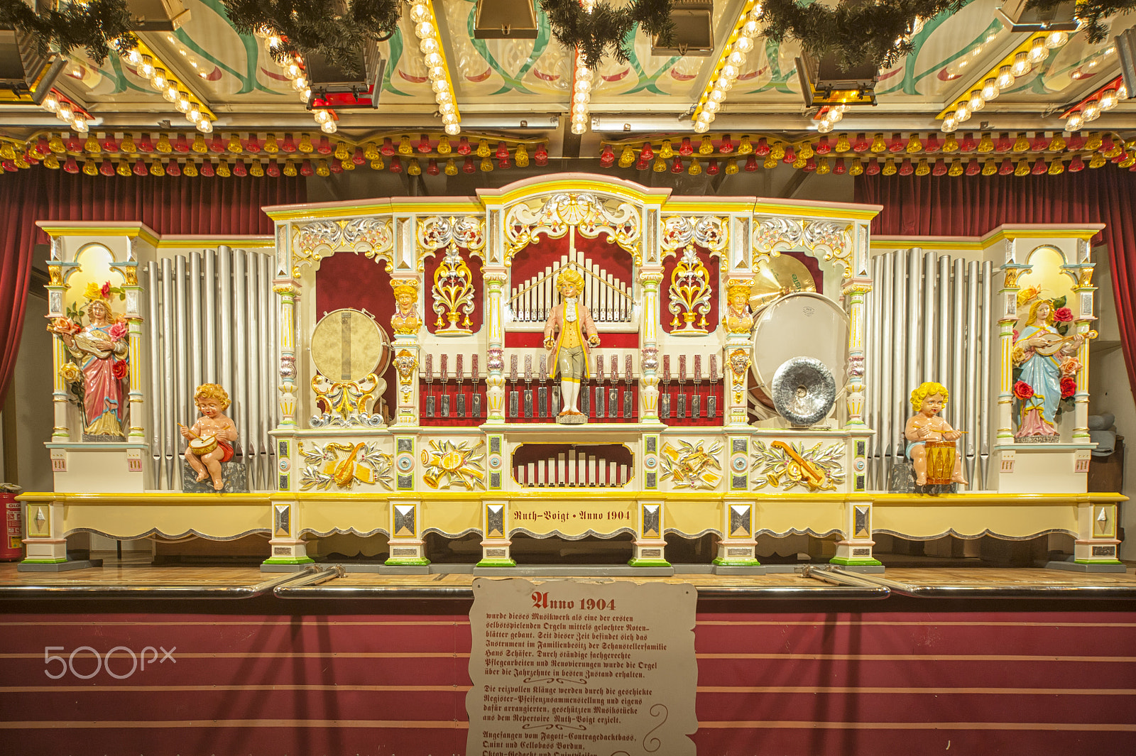 Sigma 12-24mm F4.5-5.6 EX DG Aspherical HSM sample photo. Ancient hurdy gurdy/street organ photography