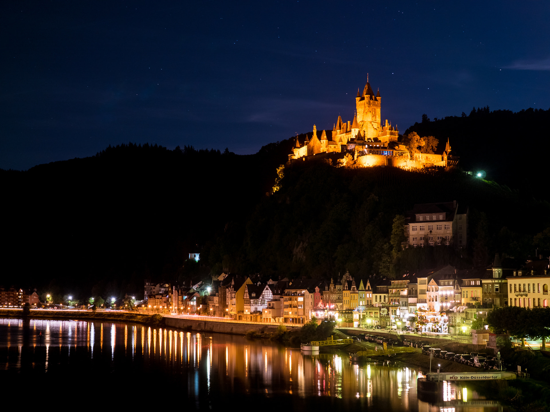 Panasonic Lumix DMC-GH4 + Sigma 30mm F2.8 DN Art sample photo. Cochem and reichsburg at night photography