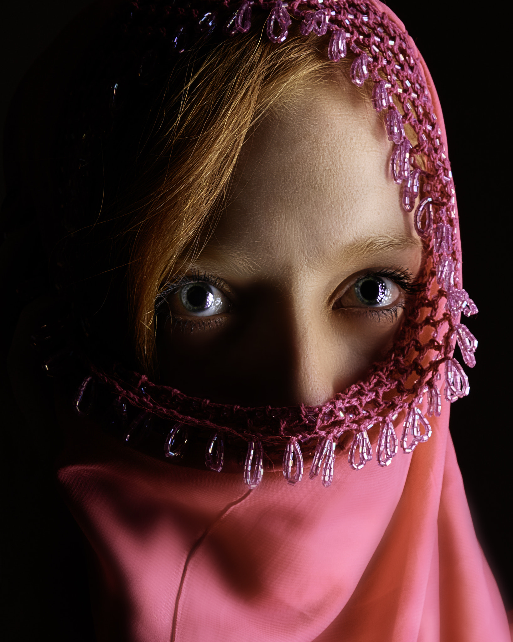Schneider LS 40-80mm f/4.0-5.6 sample photo. Only light! photography