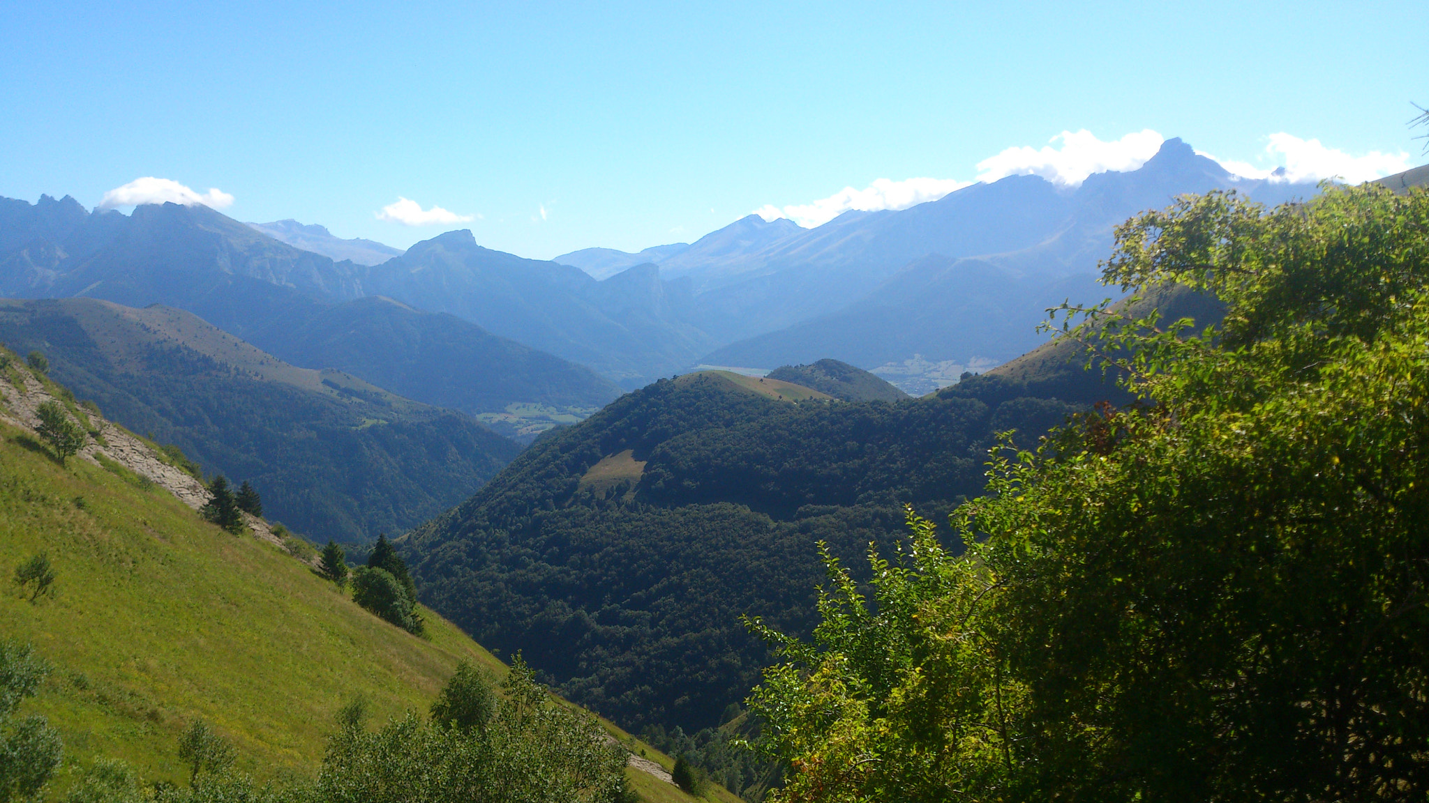 Sony Ericsson Xperia S sample photo. Montagne photography