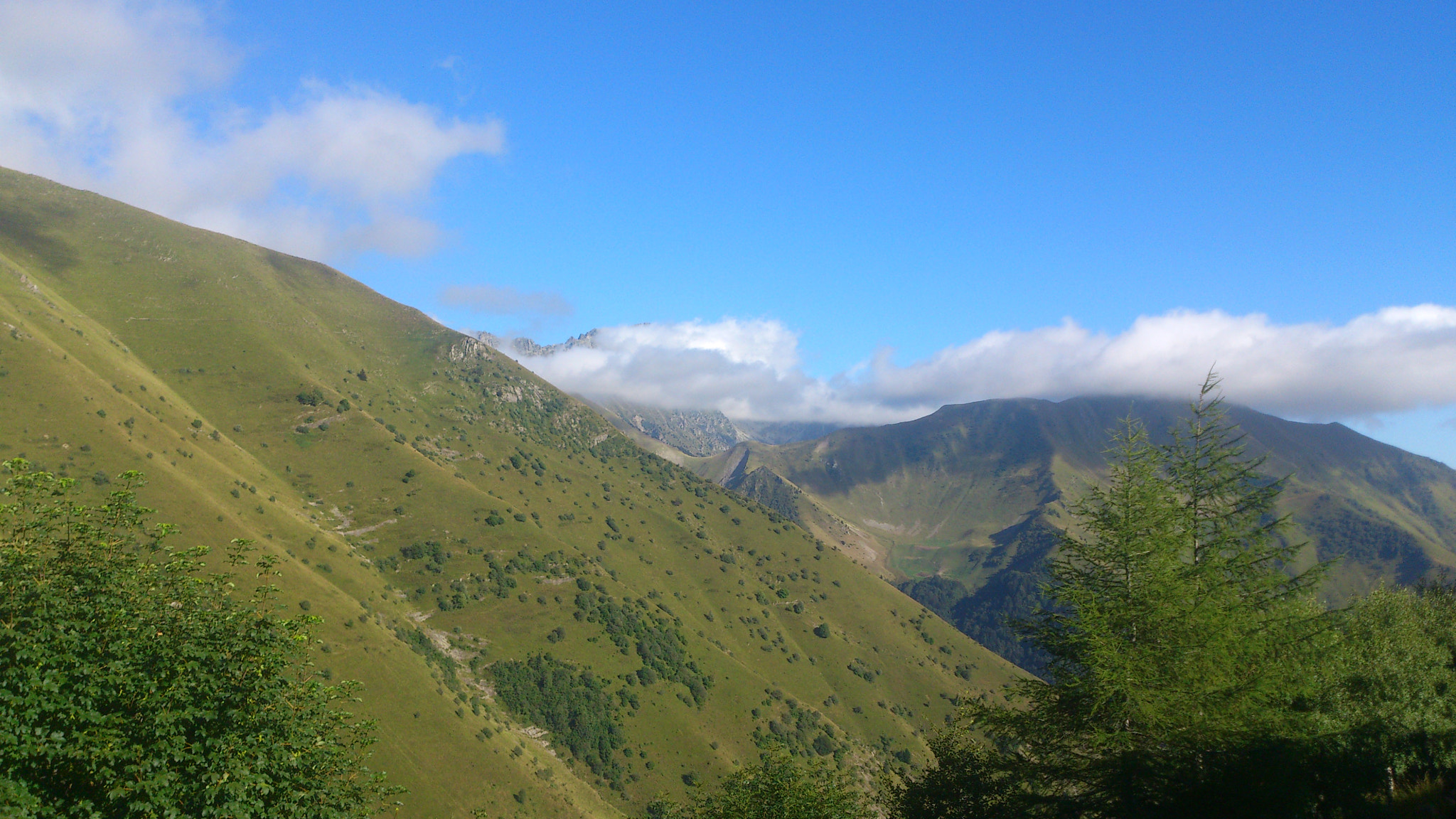 Sony Ericsson Xperia S sample photo. Montagne photography