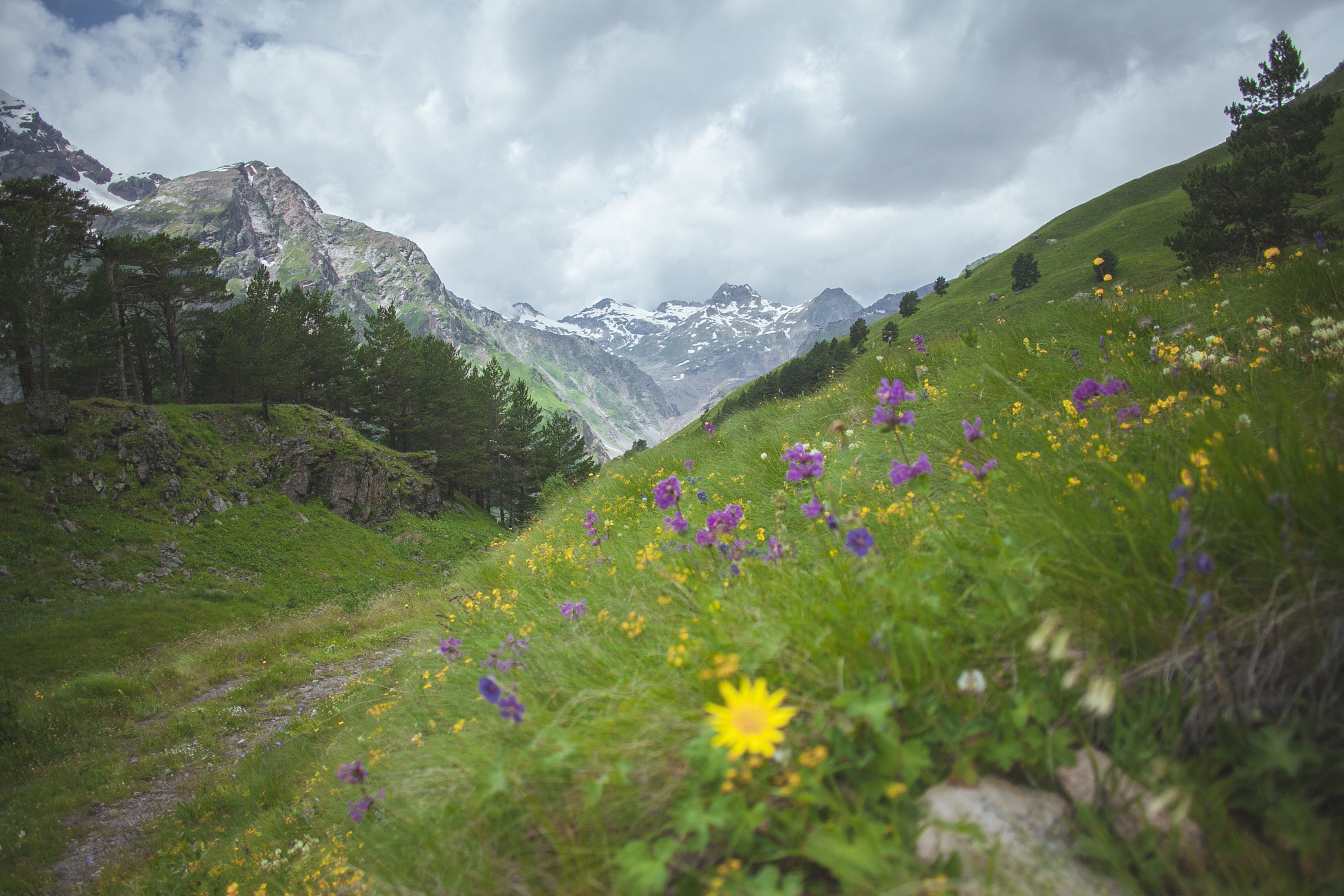 Canon EOS 5D Mark II + Canon EF 24mm F2.8 sample photo. Mountains photography