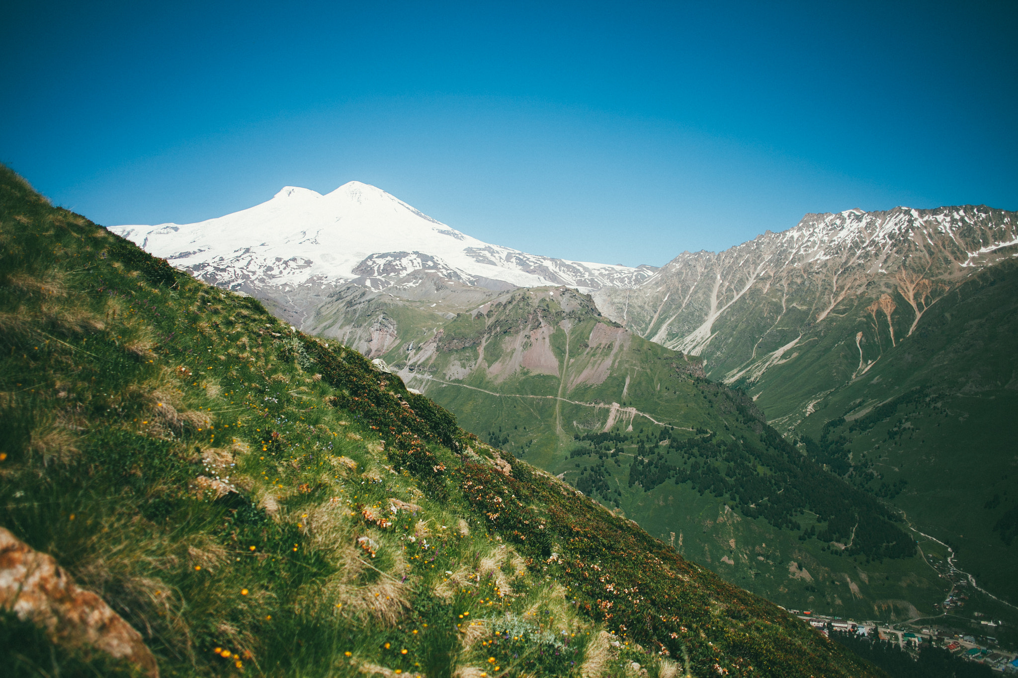 Canon EF 24mm F2.8 sample photo. Snowy peaks photography