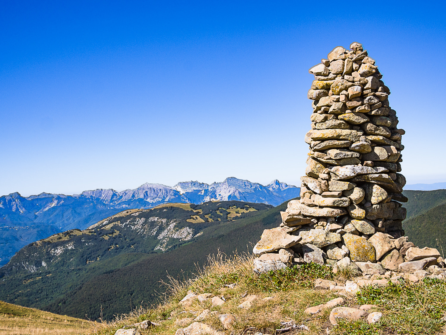 Olympus PEN E-PL5 sample photo. View of the apuan alps photography