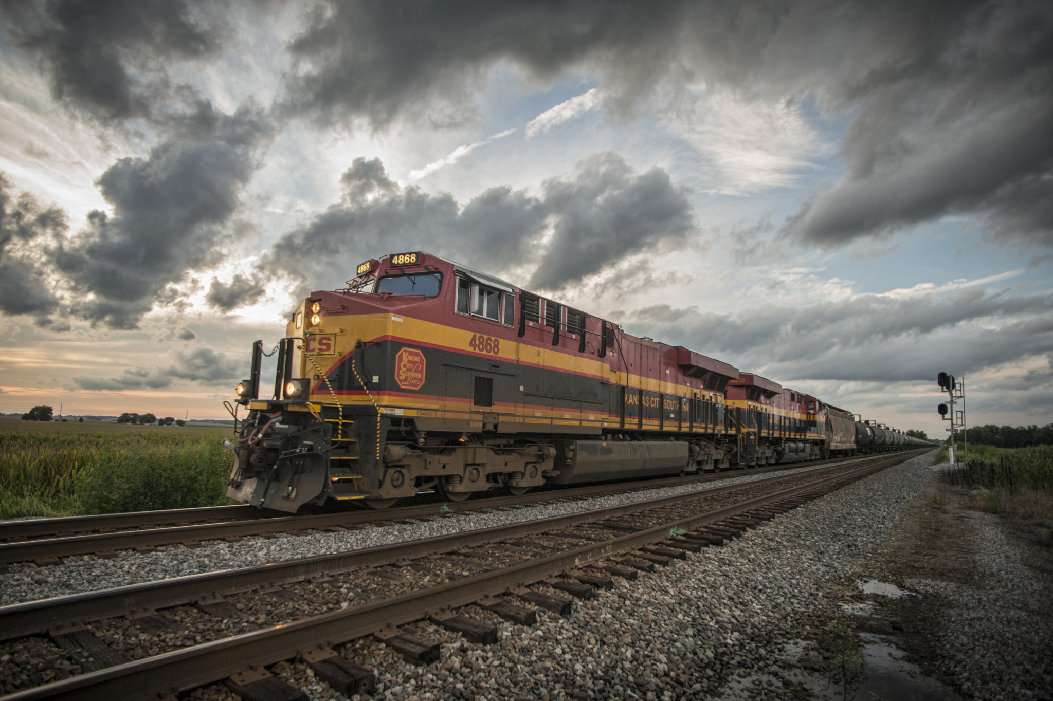 Nikon D800 sample photo. Csx ksb with kcs units at middle king ft branch in photography