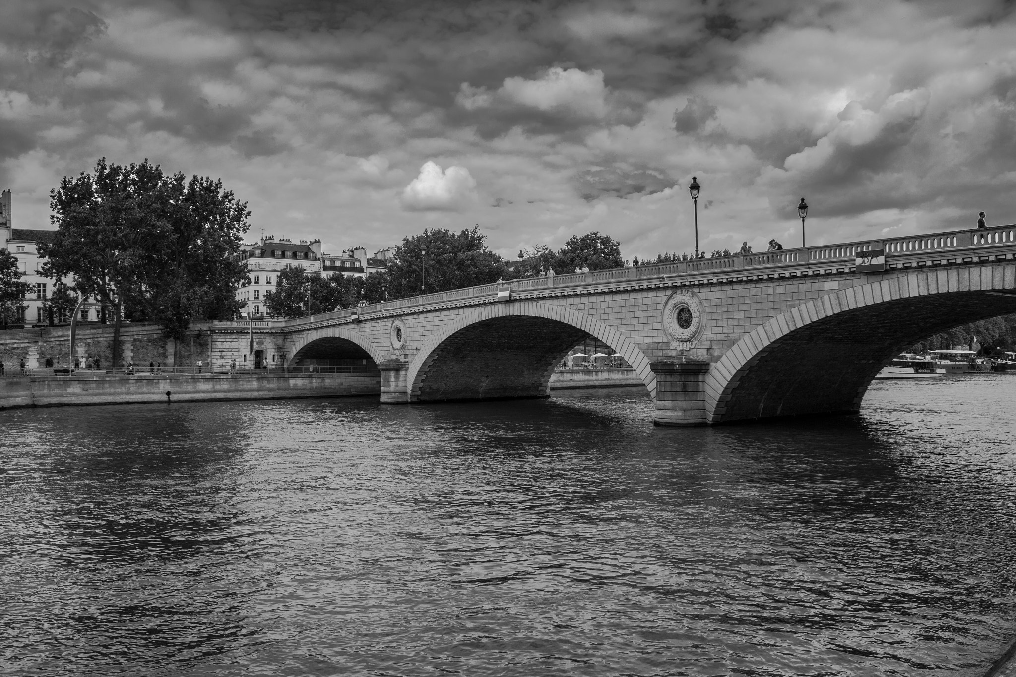 Canon EF-S 18-55mm F3.5-5.6 II sample photo. Bridge over the seine photography