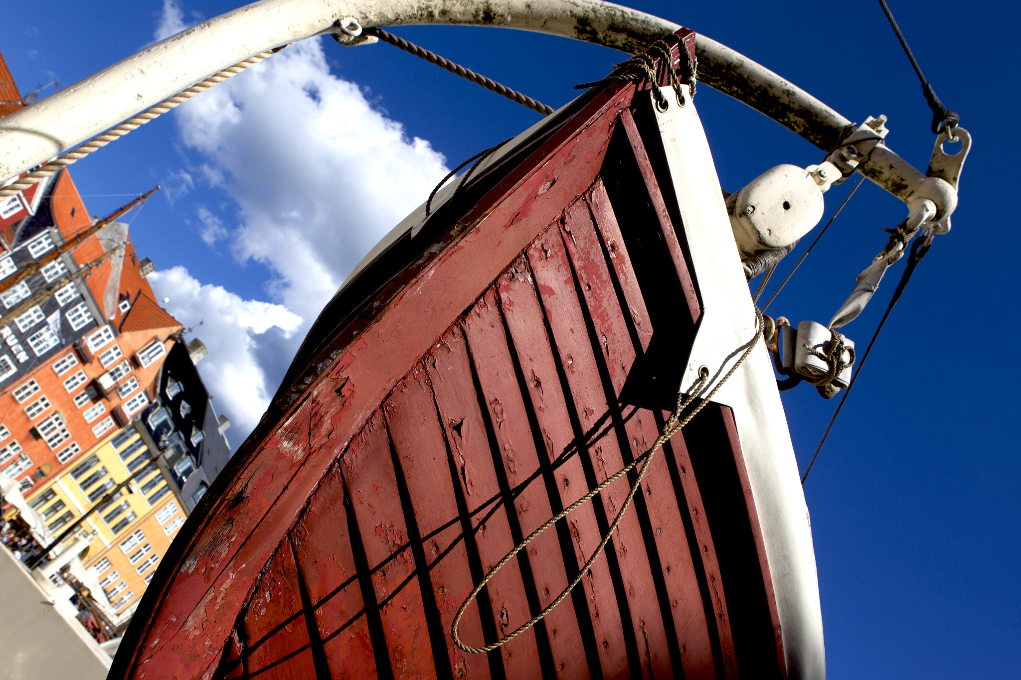 Canon EOS-1D Mark IV sample photo. Red boat photography