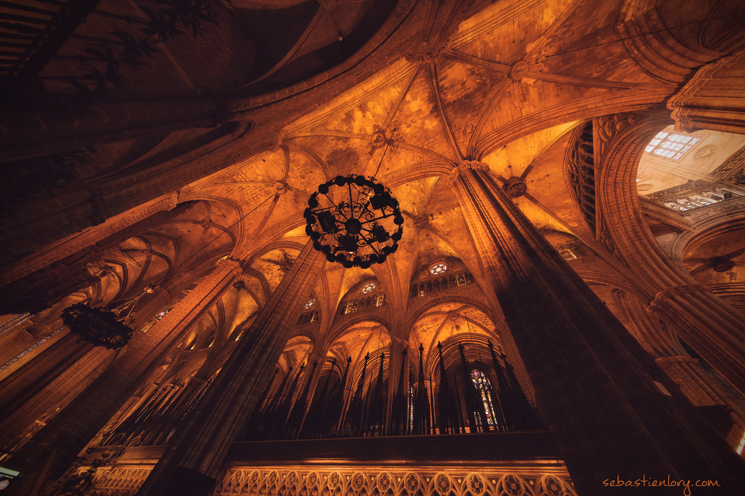 Canon EOS 5DS + Canon EF 11-24mm F4L USM sample photo. Barcelona cathedral photography
