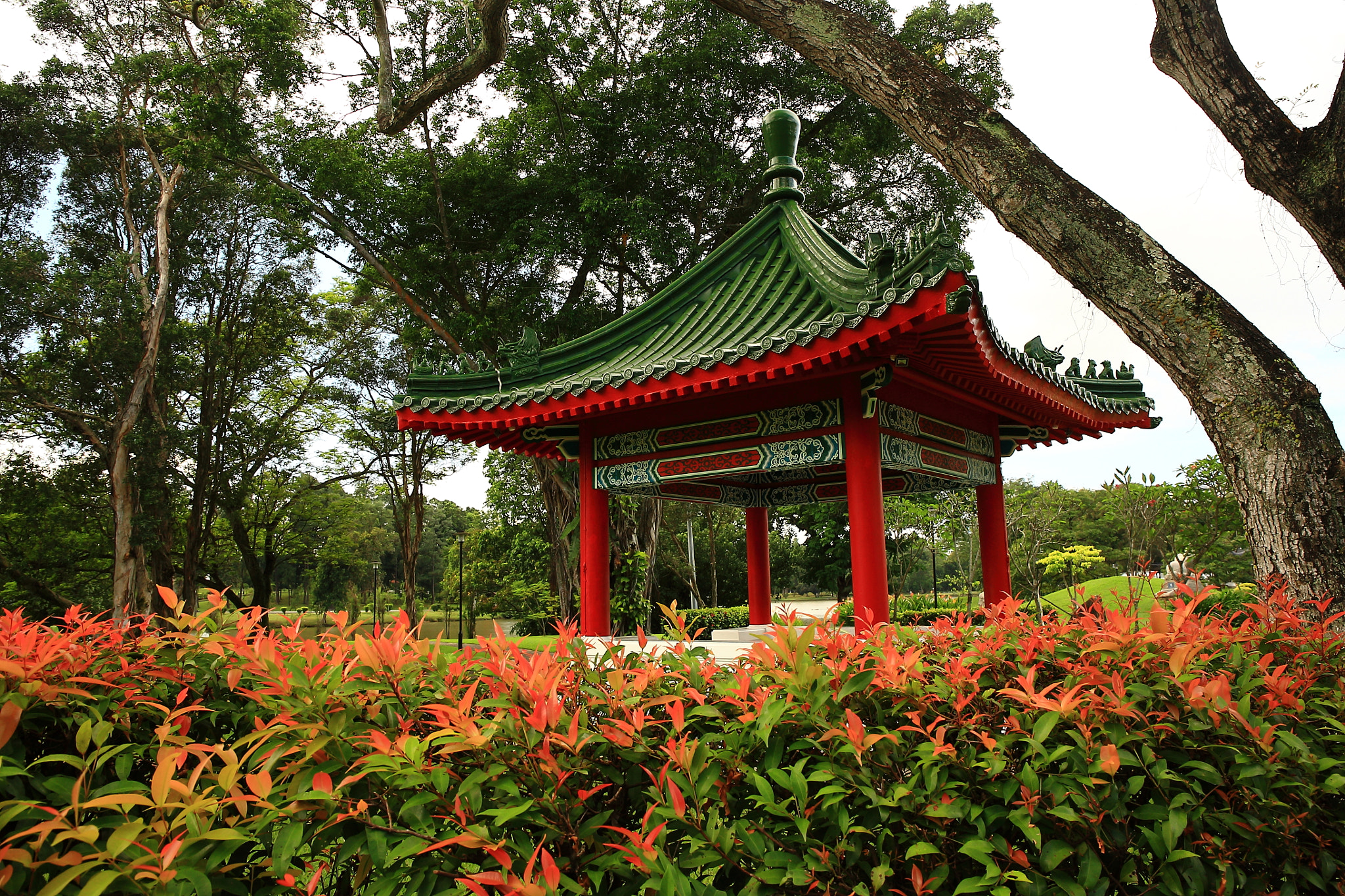 Canon EF 24-70mm F4L IS USM sample photo. Chinese pagoda photography