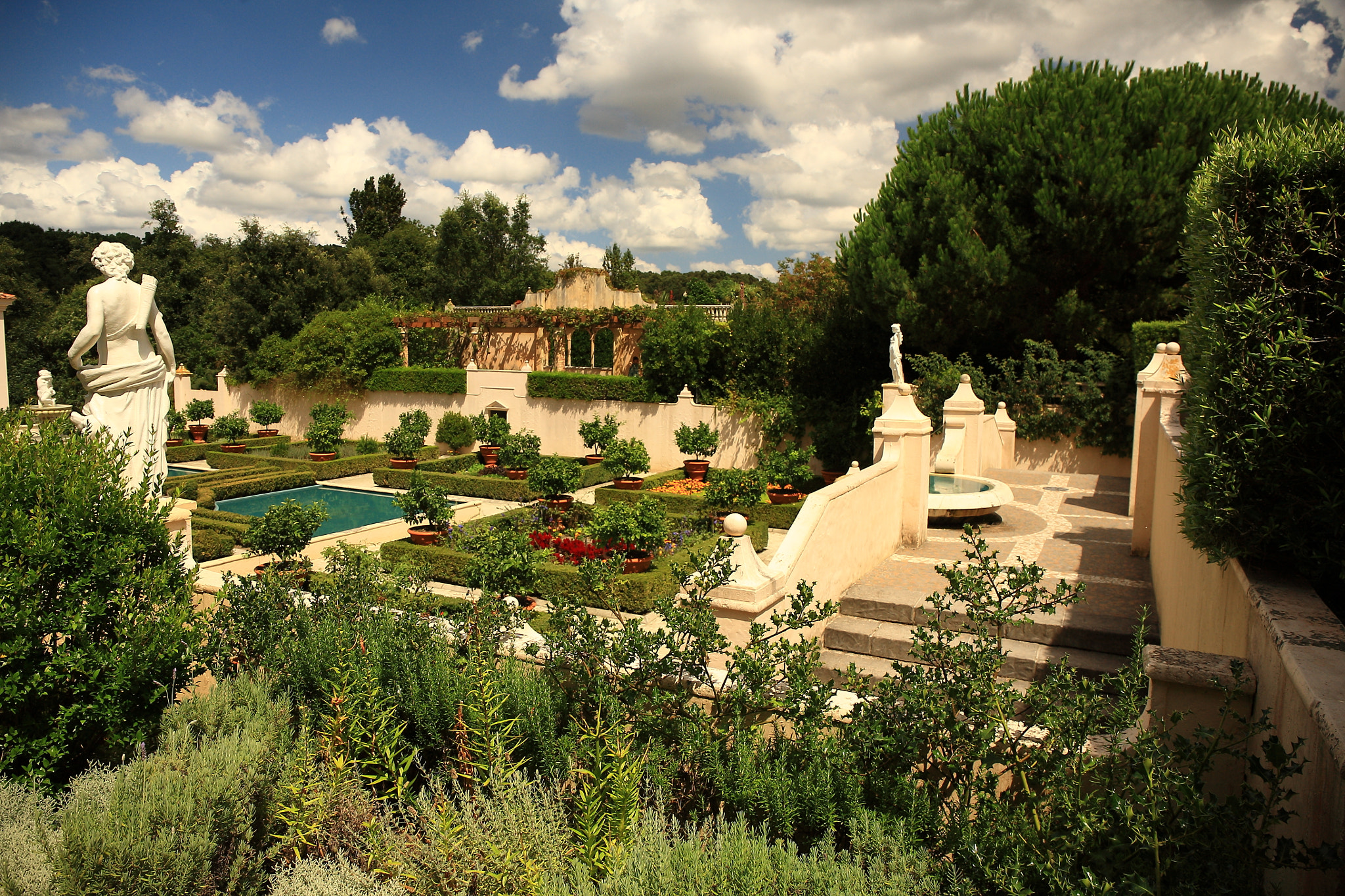 Canon EF 24-70mm F4L IS USM sample photo. Mediterranean garden photography