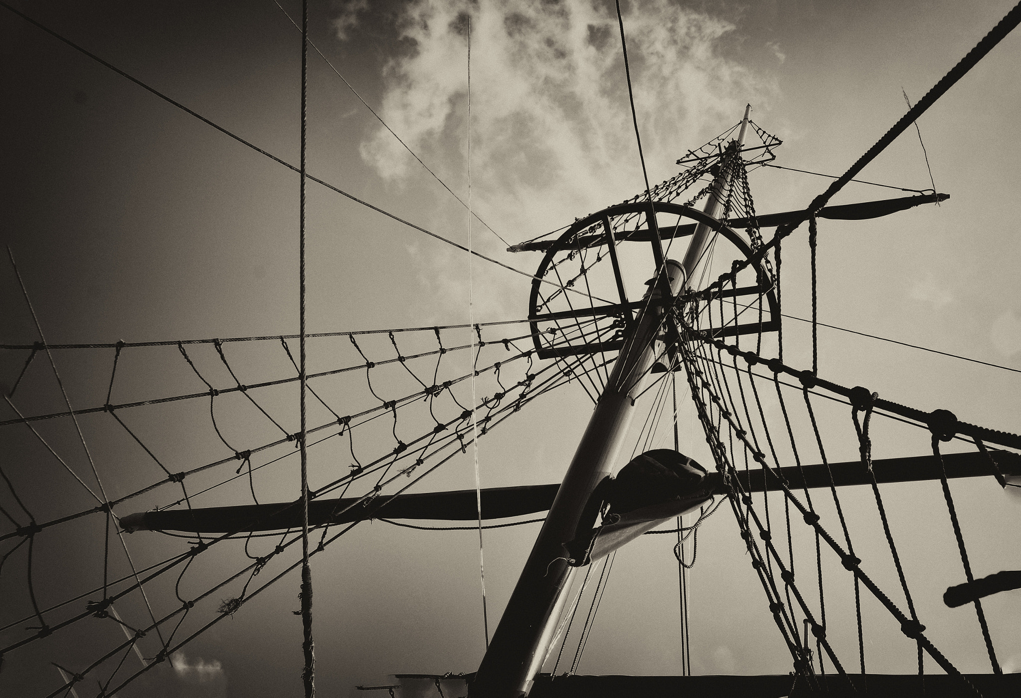 Nikon AF Nikkor 24-85mm F2.8-4D IF sample photo. Sailing photography
