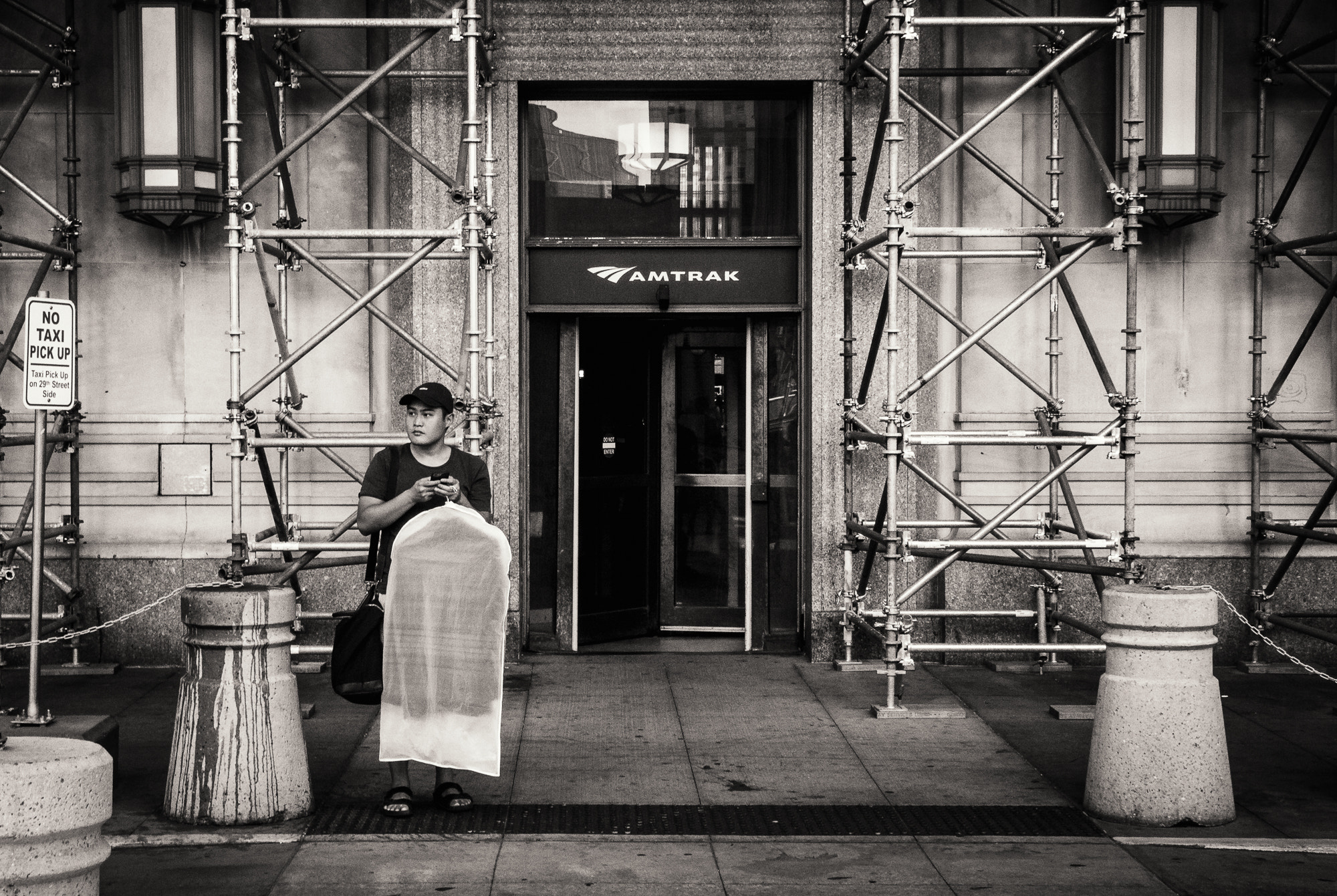 Olympus PEN E-P3 sample photo. Just got off the amtrak photography