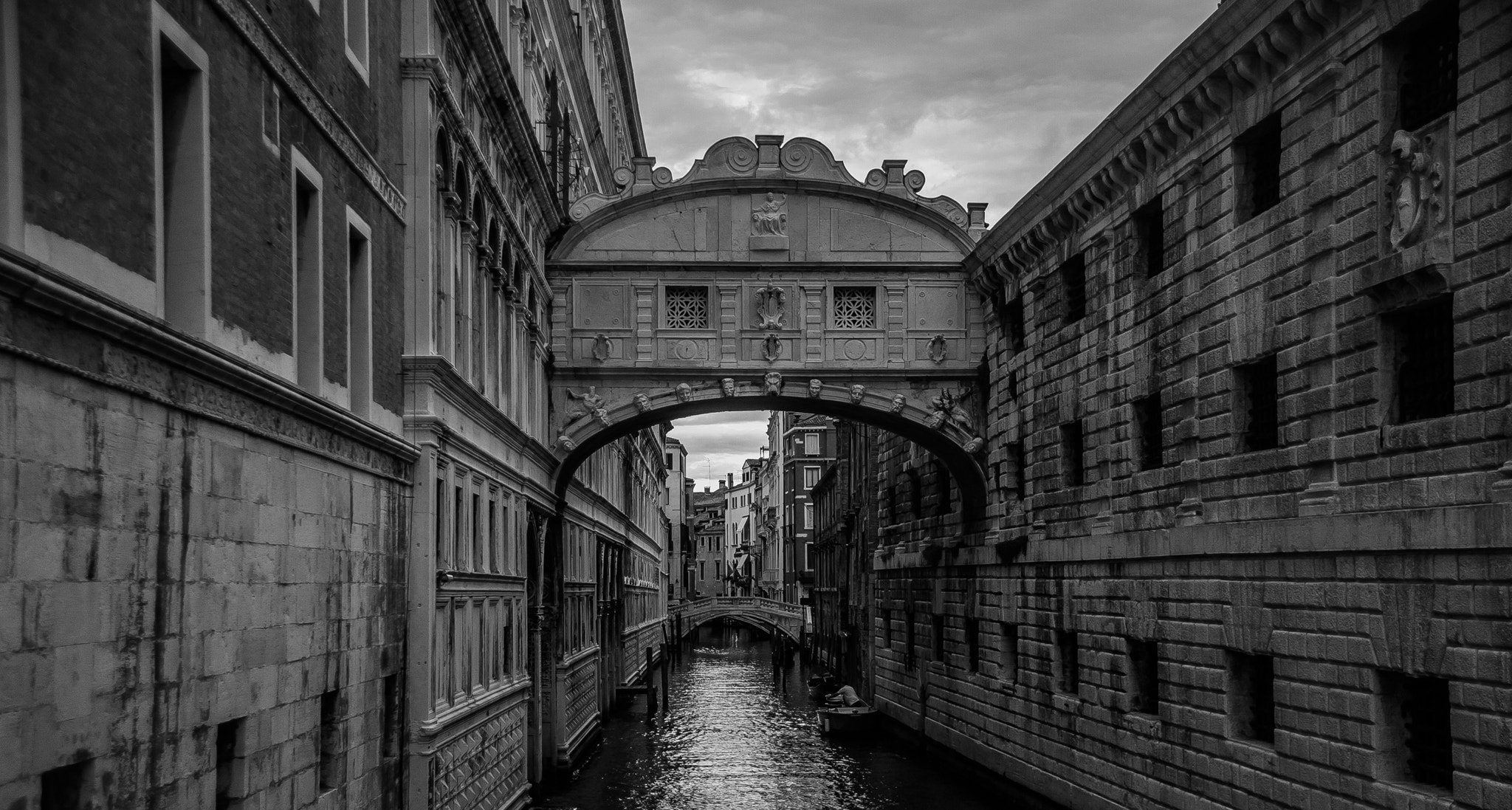 Canon EF 24-85mm F3.5-4.5 USM sample photo. Seufzerbrücke  photography