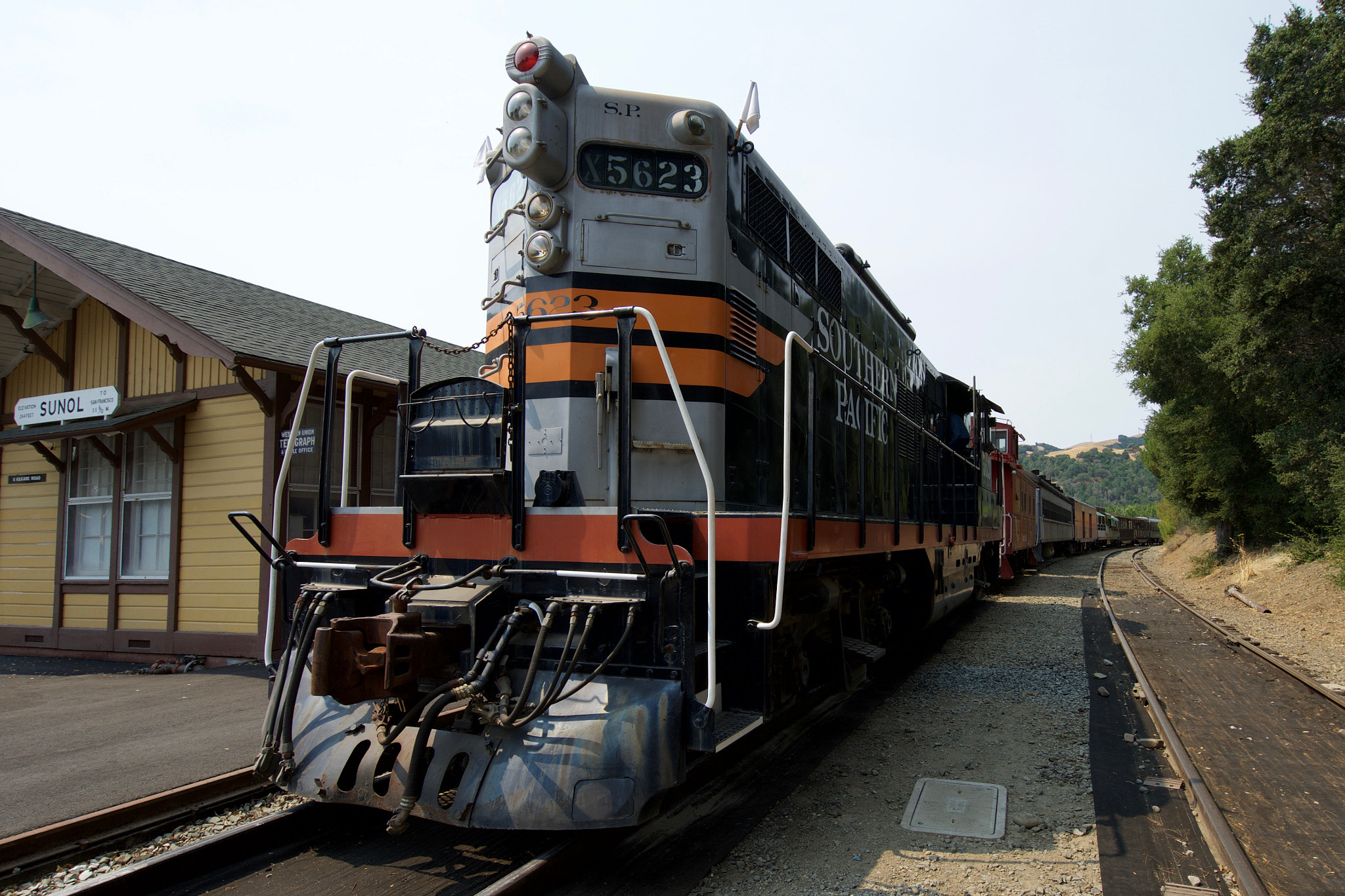 Sony a7 + Sony Vario-Tessar T* FE 16-35mm F4 ZA OSS sample photo. Southern pacific 5623 photography