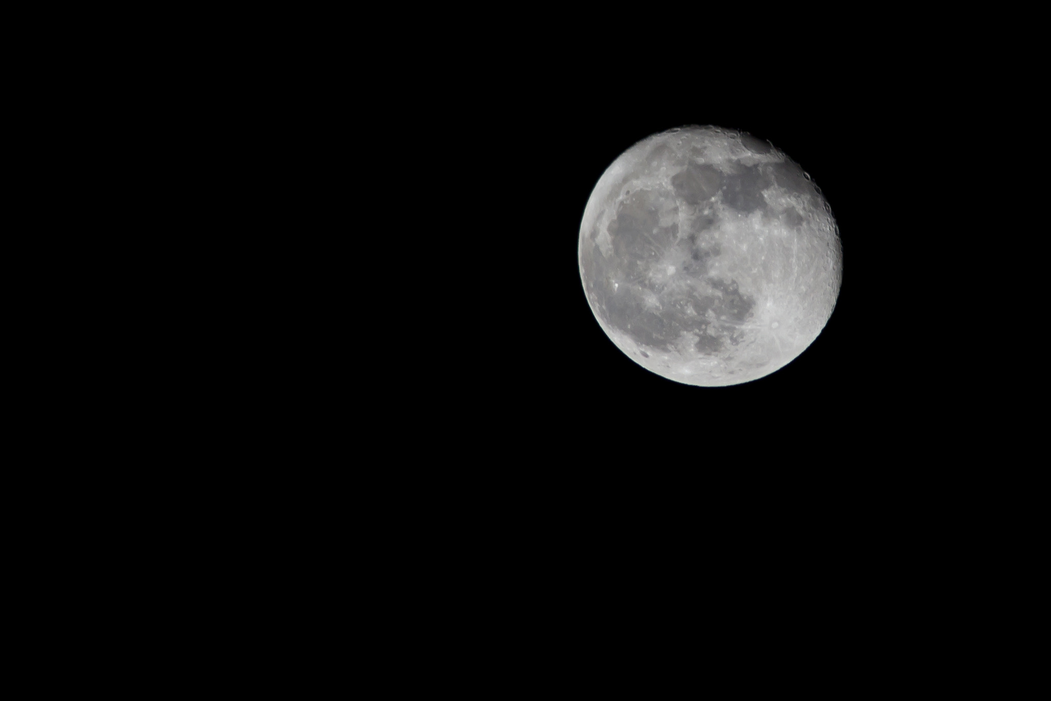 Canon EOS 1200D (EOS Rebel T5 / EOS Kiss X70 / EOS Hi) + Tamron AF 70-300mm F4-5.6 Di LD Macro sample photo. Fly me to the moon photography
