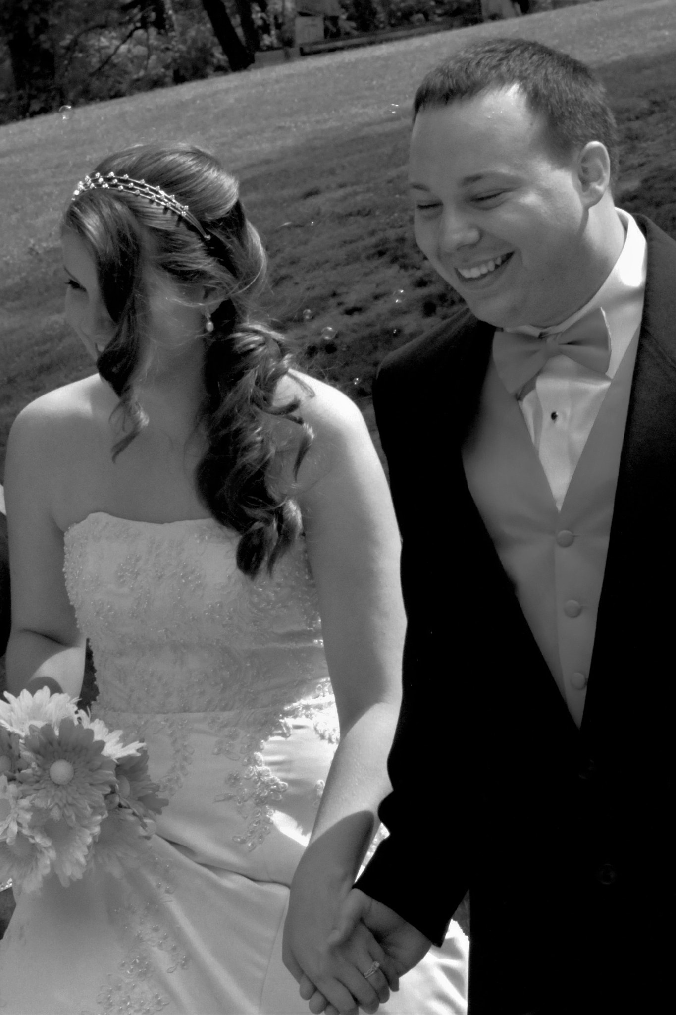 Canon EOS 500D (EOS Rebel T1i / EOS Kiss X3) sample photo. B&w bride & groom exit ceremony photography