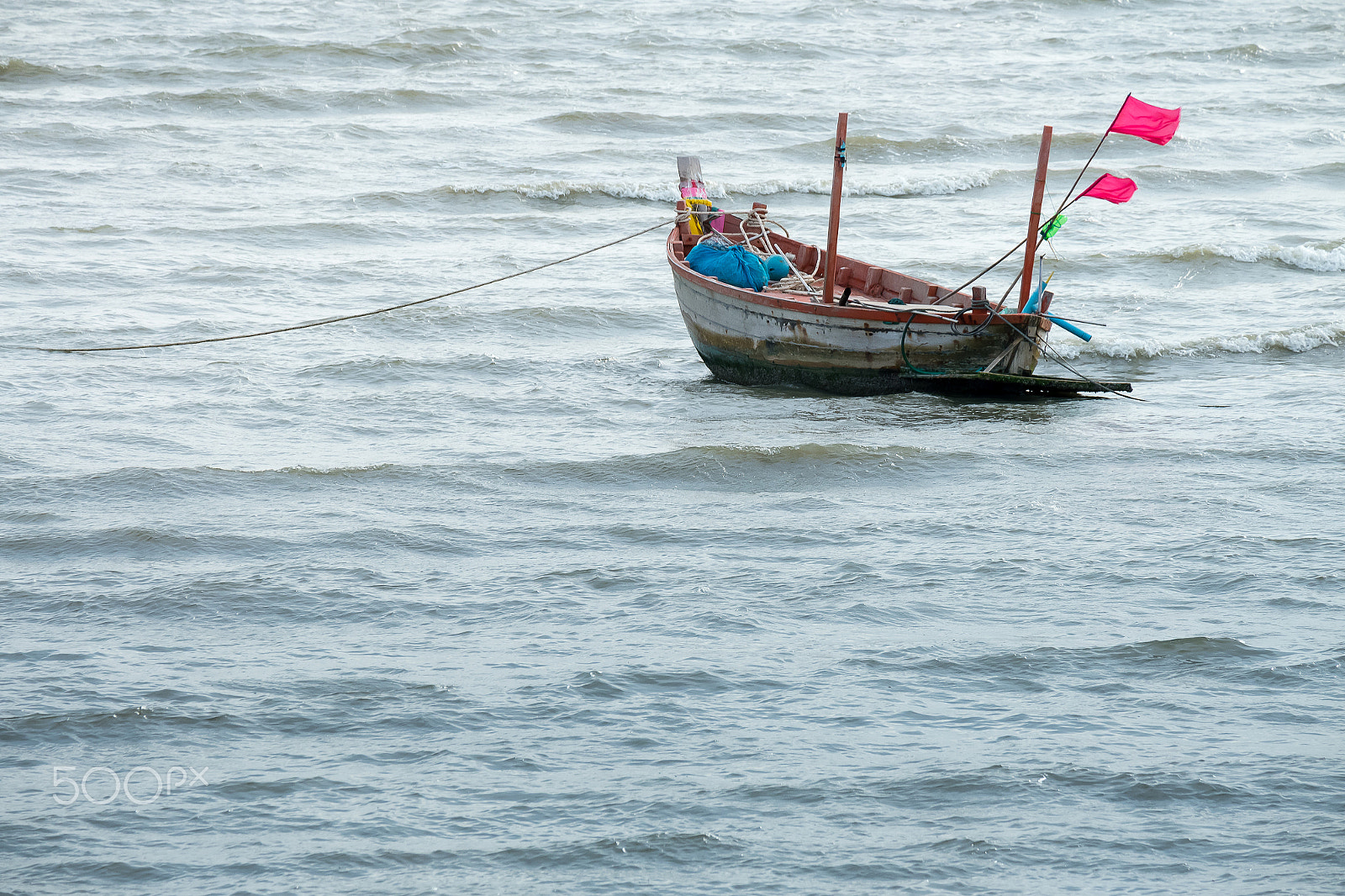 Fujifilm X-A2 + Fujifilm XC 50-230mm F4.5-6.7 OIS II sample photo. Fisherman boat on beach at sunset time photography