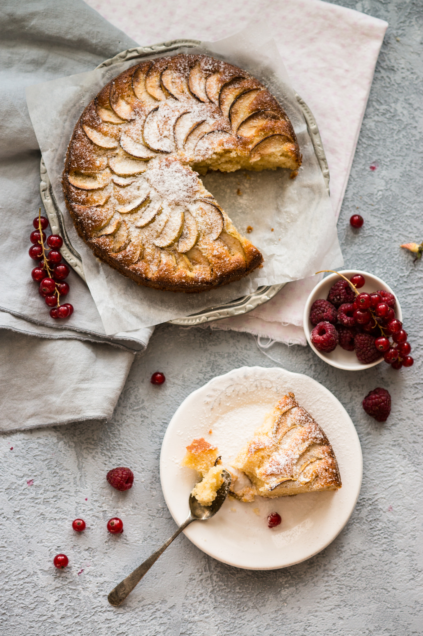 Sony a99 II + Sony 100mm F2.8 Macro sample photo. Apple pie - general view photography