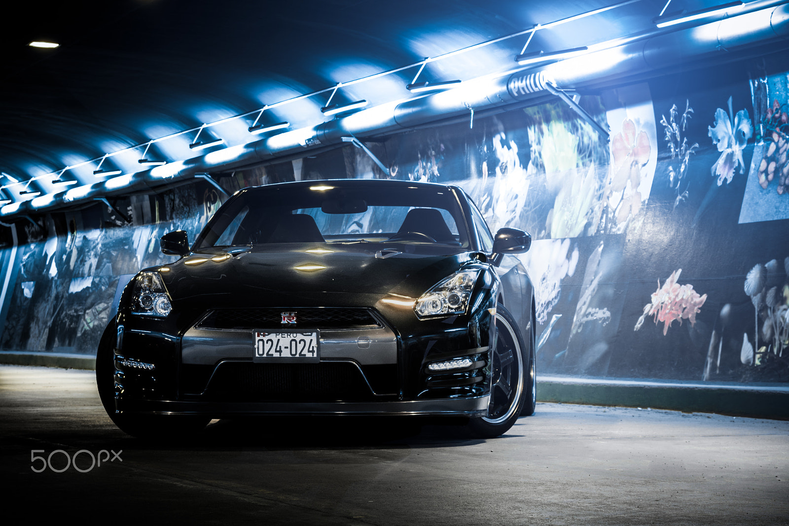 AF Zoom-Nikkor 28-80mm f/3.3-5.6G sample photo. Nissan gt-r r35 vs porsche gt3. photography