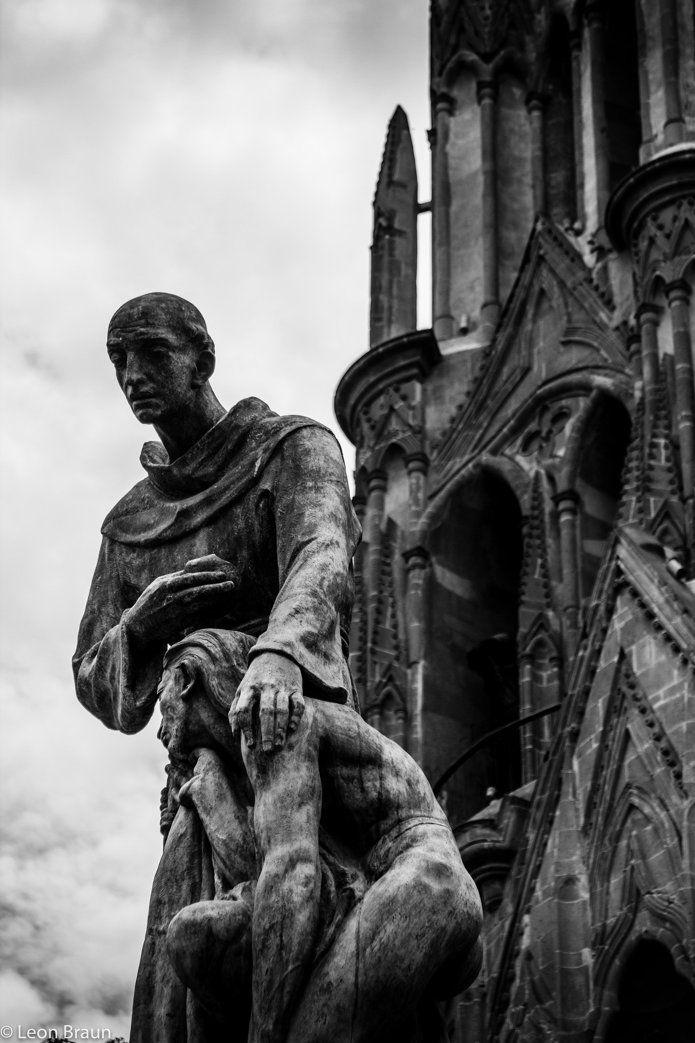 Canon EF 28-105mm f/3.5-4.5 USM sample photo. Monk statue photography