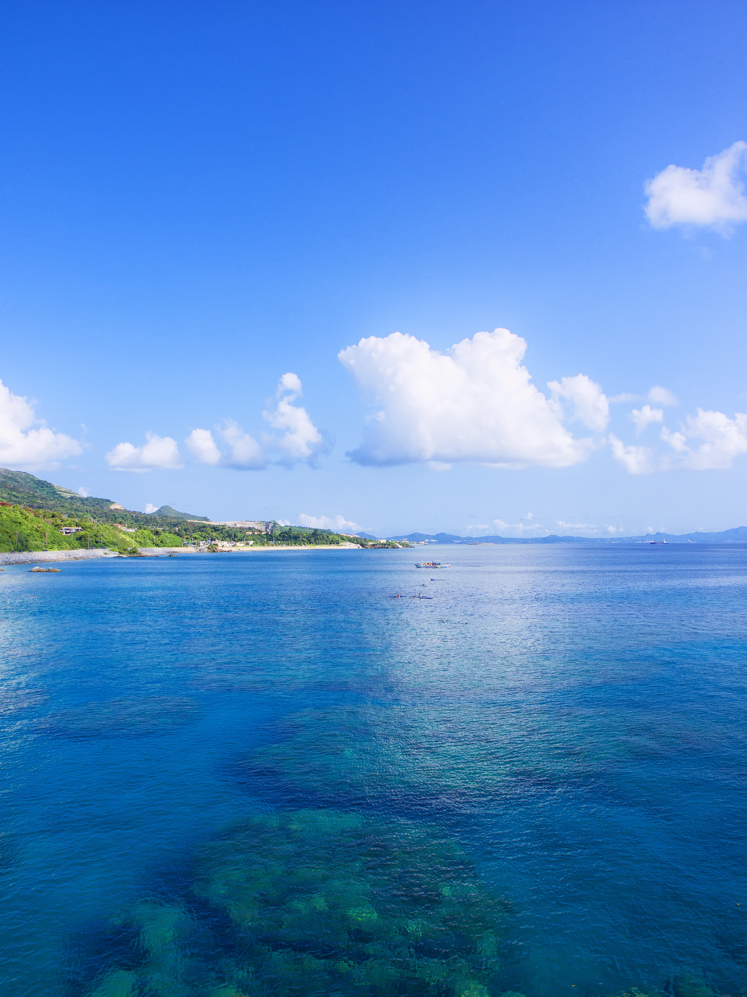 Olympus OM-D E-M1 sample photo. Coast of okinawa motobu. photography