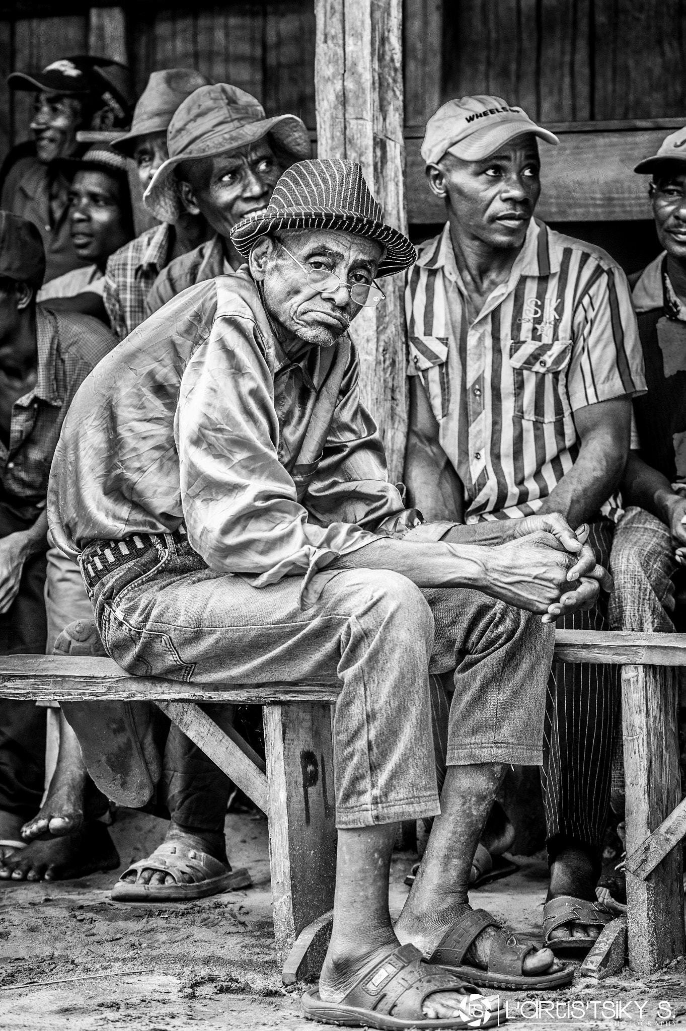 Nikon D4S + Nikon AF-S Micro-Nikkor 105mm F2.8G IF-ED VR sample photo. Elder people, roots of our becoming photography