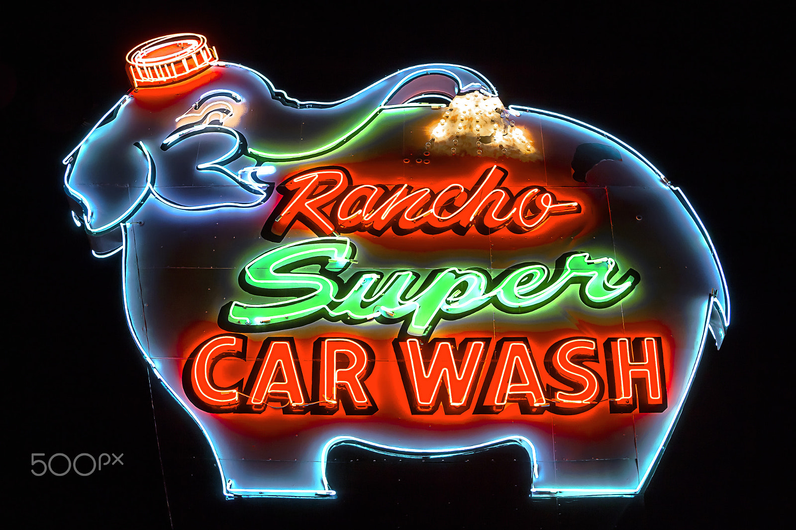 Canon EOS-1D Mark IV sample photo. Rancho super car wash / elephant neon sign photography