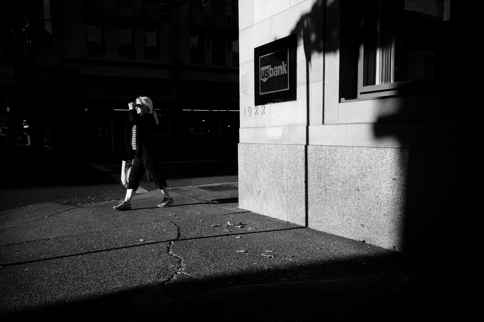 Olympus OM-D E-M1 sample photo. Us bank photography