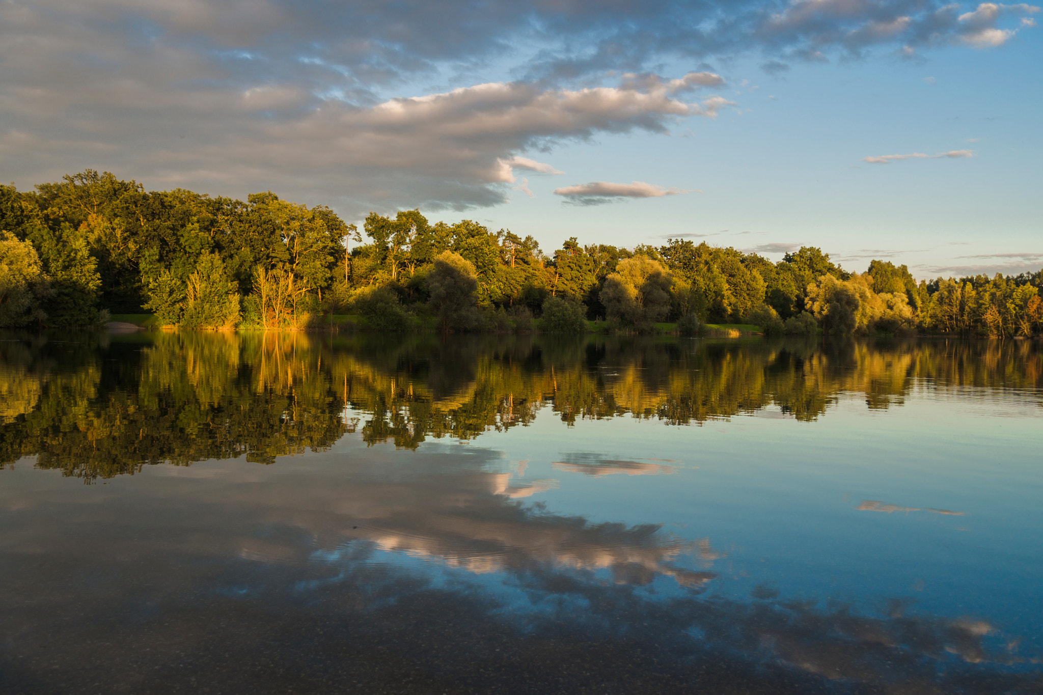 OLYMPUS M.14-150mm F4.0-5.6 II sample photo. Evening at the lake... photography