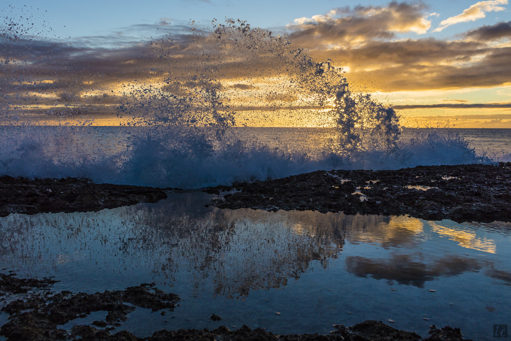 Canon EOS 5DS R + Canon EF 35mm F1.4L USM sample photo. Ko olina splash photography