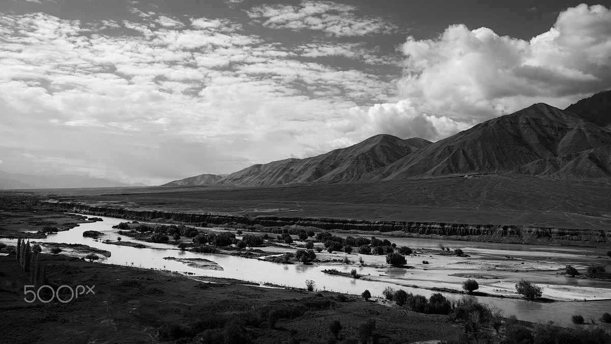 24-70mm F2.8 G SSM II sample photo. Indas river leh dalark india. photography