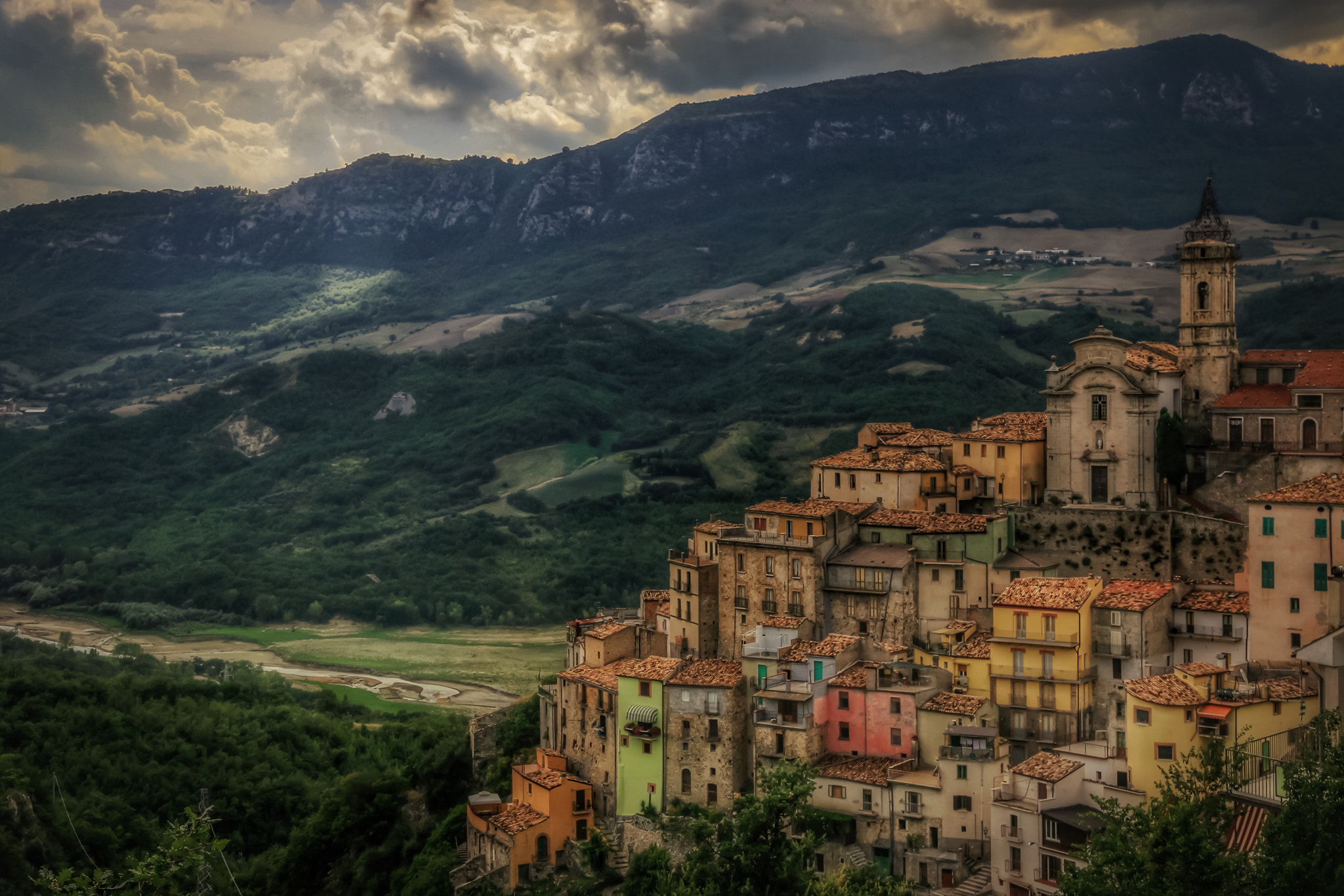 Canon EF-S 15-85mm F3.5-5.6 IS USM sample photo. Italy photography