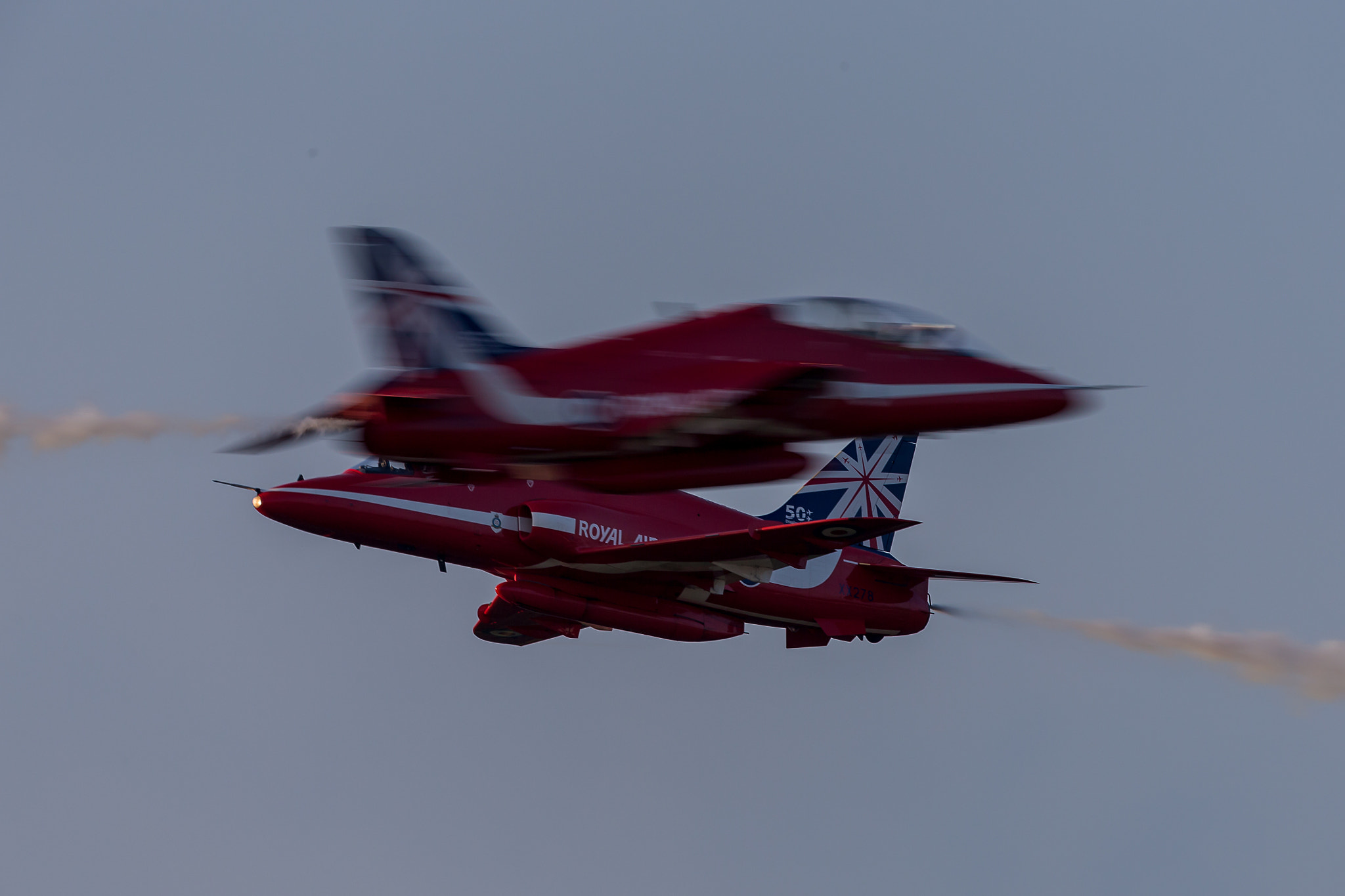 Canon EF 500mm F4L IS II USM sample photo. Red arrows - 3 photography