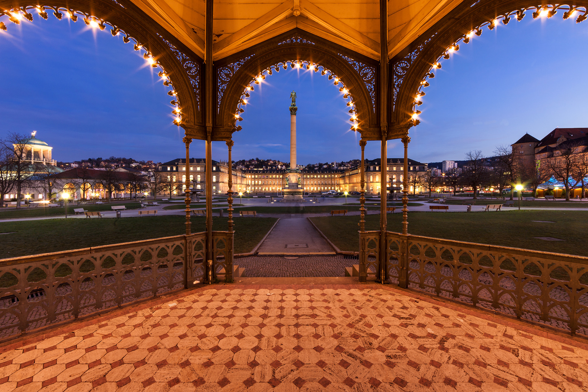 Canon EF 14mm F2.8L II USM sample photo. Stuttgart schlossplatz at night photography