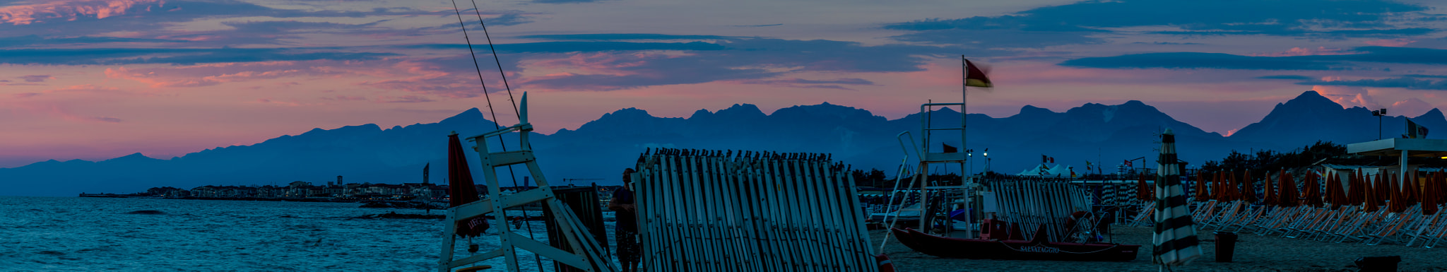 Canon EOS 760D (EOS Rebel T6s / EOS 8000D) sample photo. Tuscany sunset (panoramic) photography