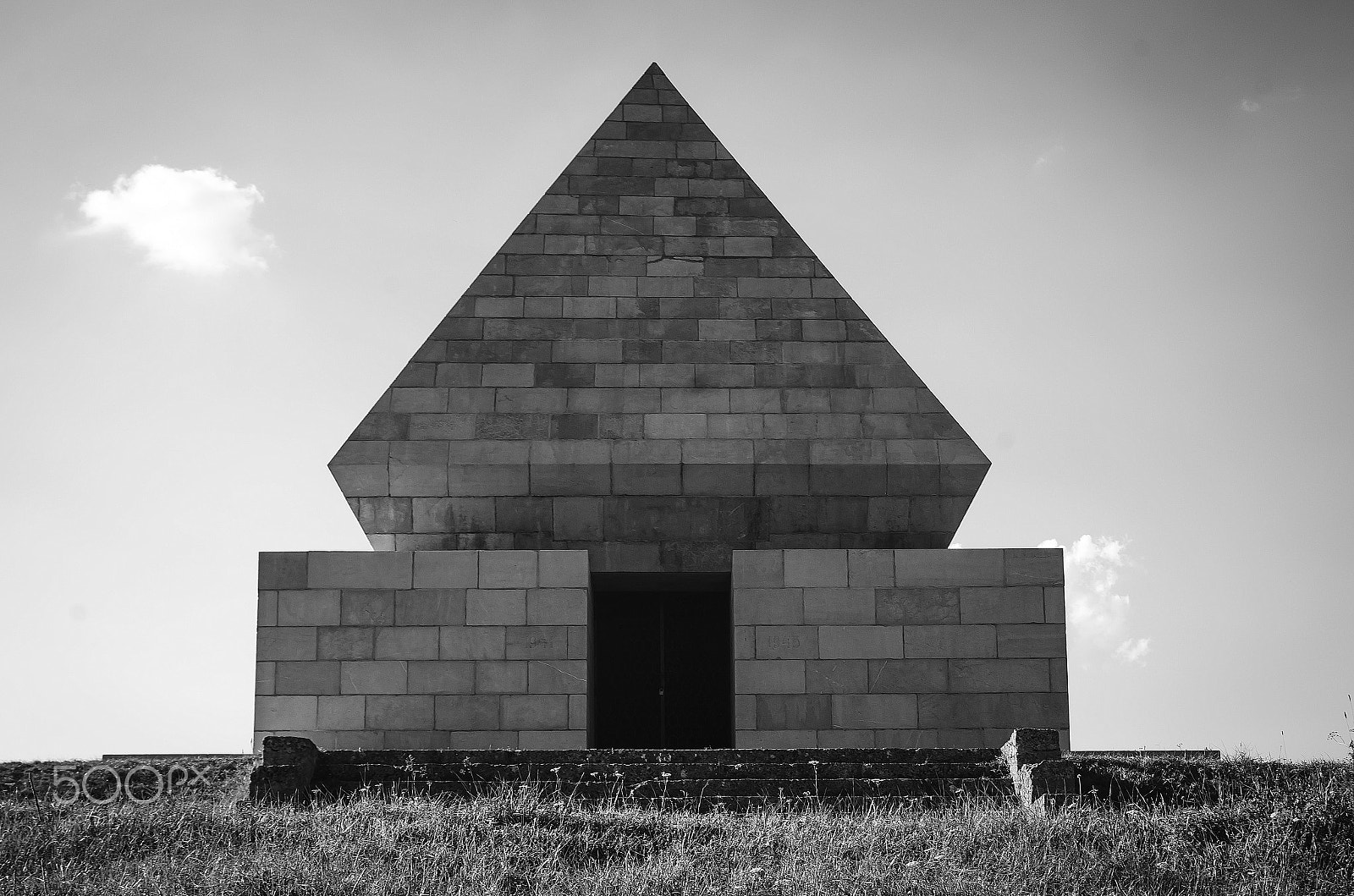 Pentax K-5 + A Series Lens sample photo. Wwii monument photography