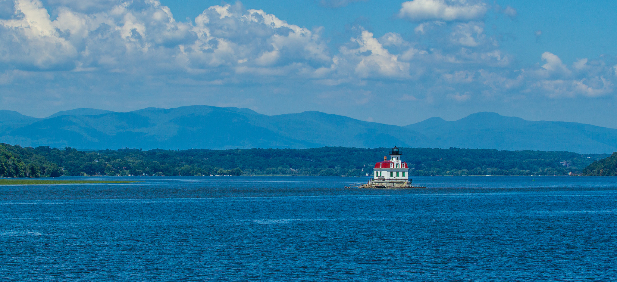 Canon EF 70-300mm F4-5.6L IS USM sample photo. Lighthouse in the hudson photography