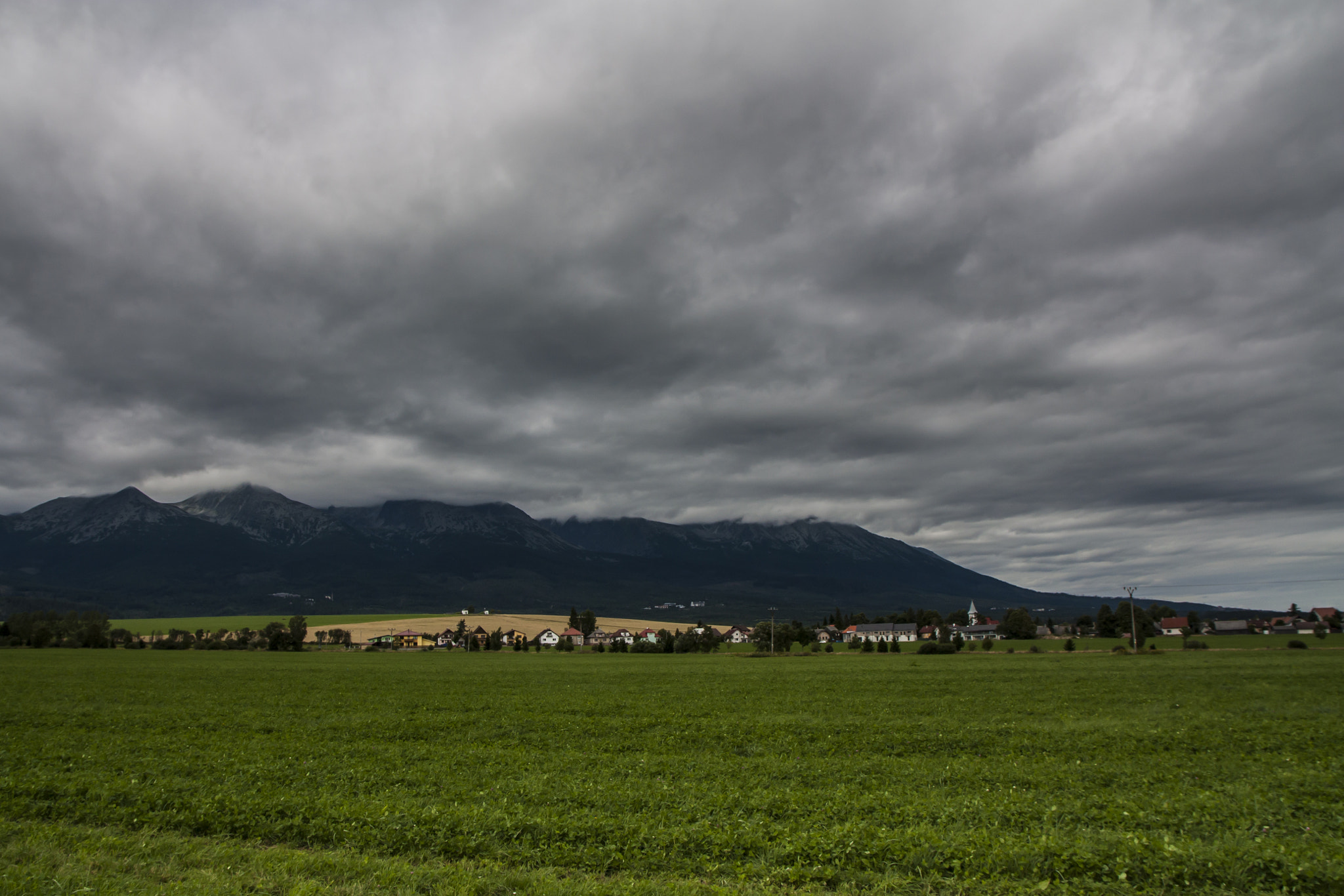 Sigma 17-70mm F2.8-4 DC Macro OS HSM sample photo. Angry tatras photography